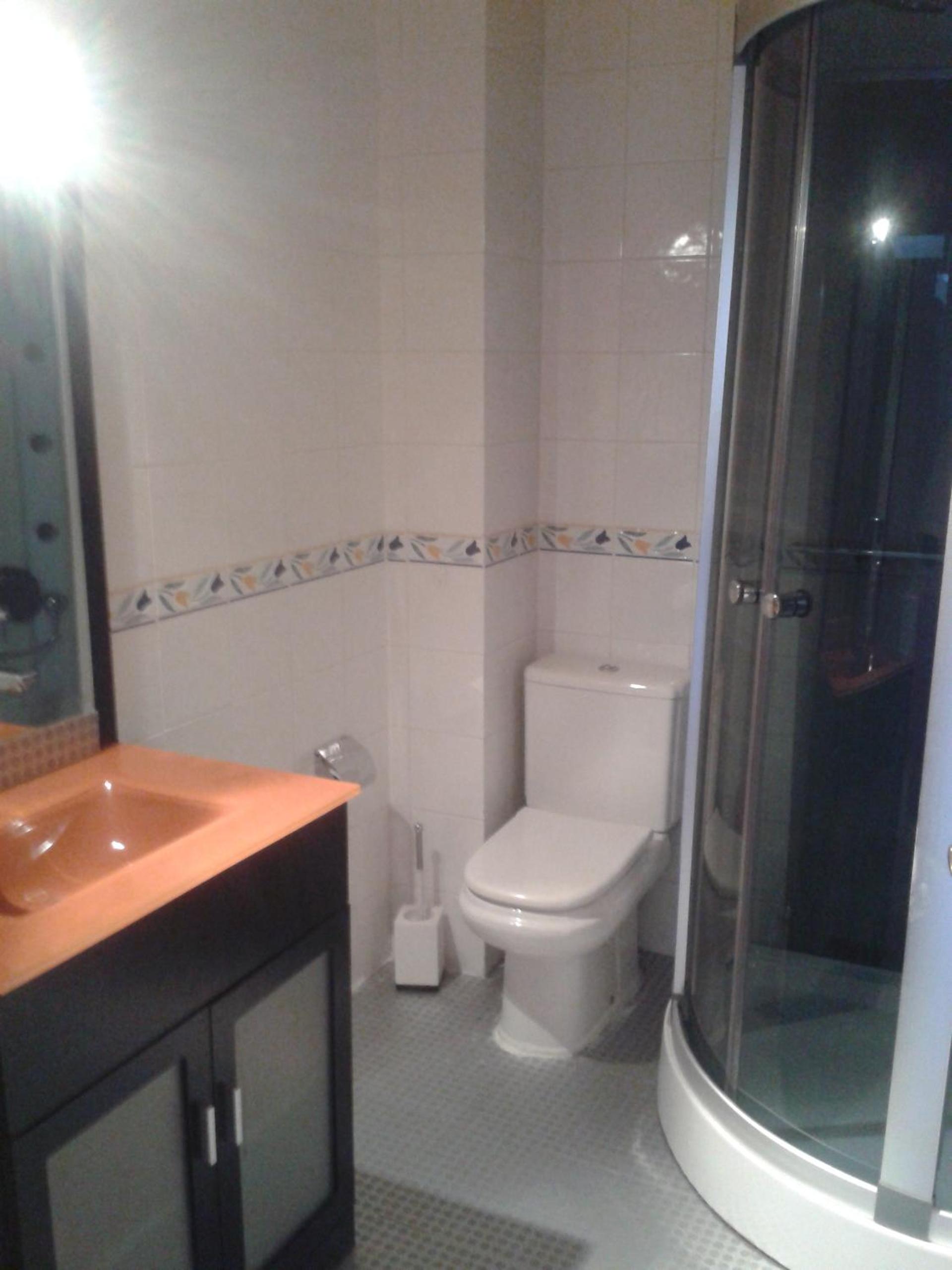 Five-Bedroom House photo 3