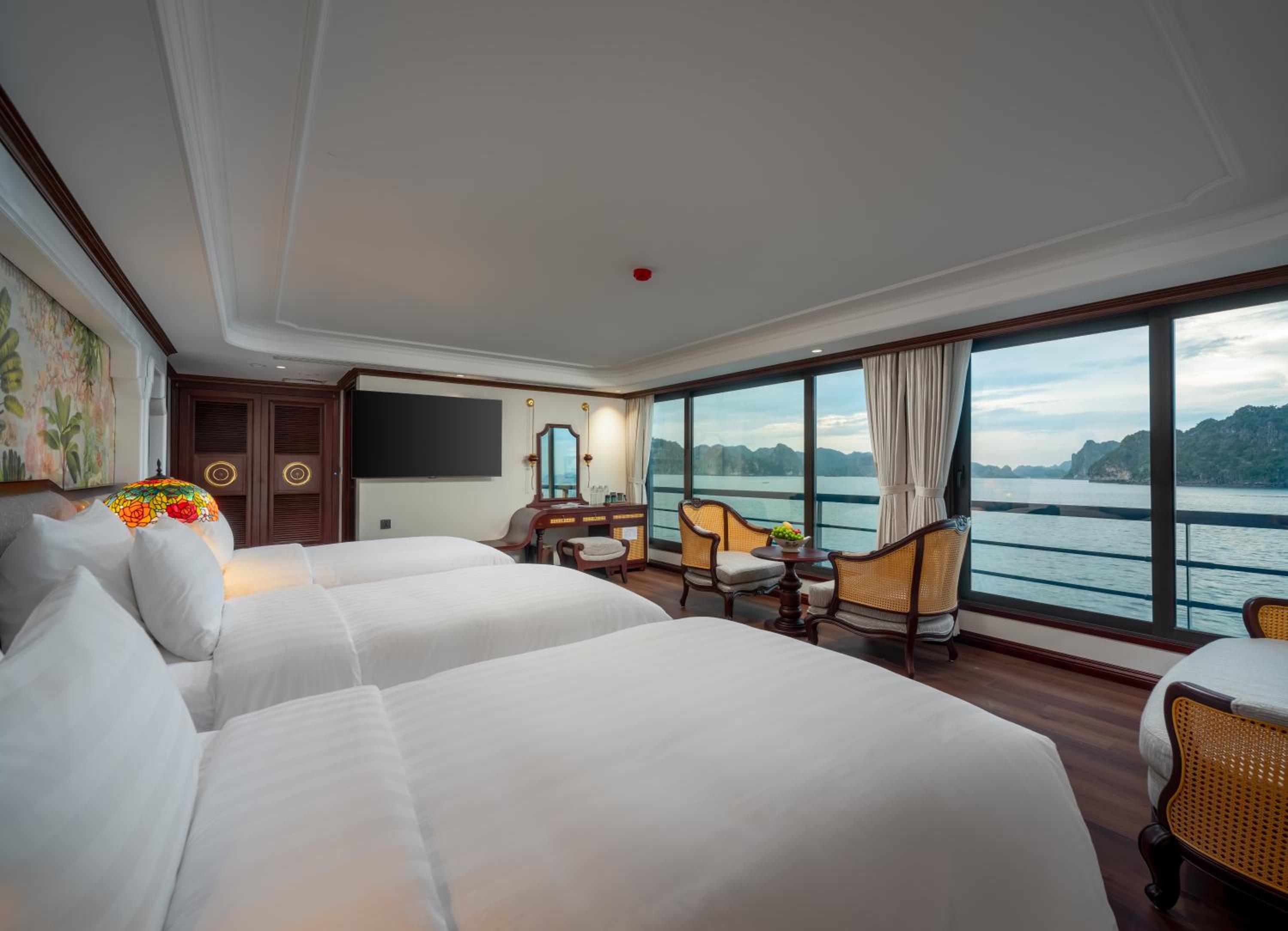 Luxury Triple Suite photo 3
