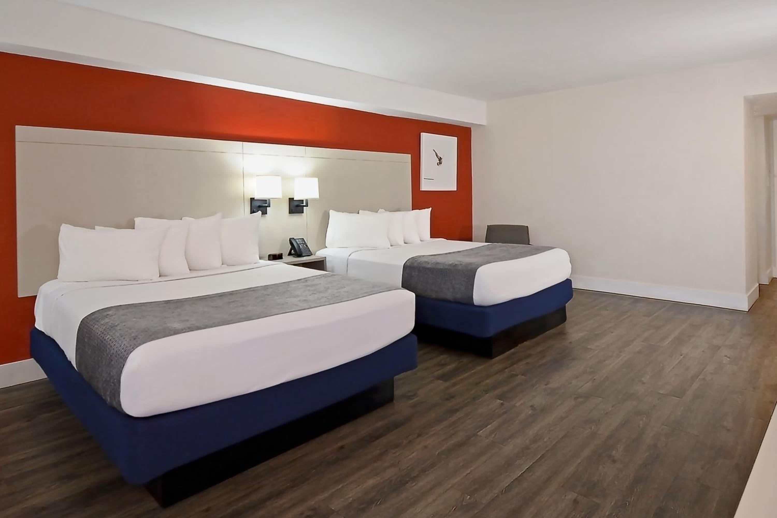 Superior Tower Queen Room with Two Queen Beds - Non-Smoking photo 2