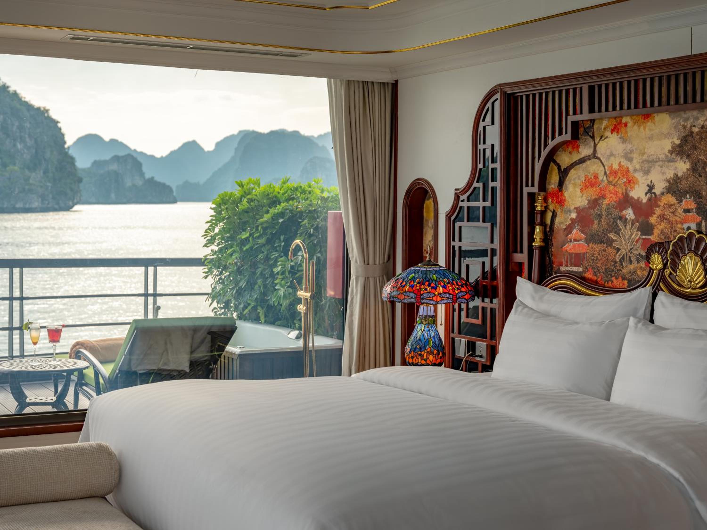 Honeymoon Suite with Terrace and outdoor Jacuzzi photo 2