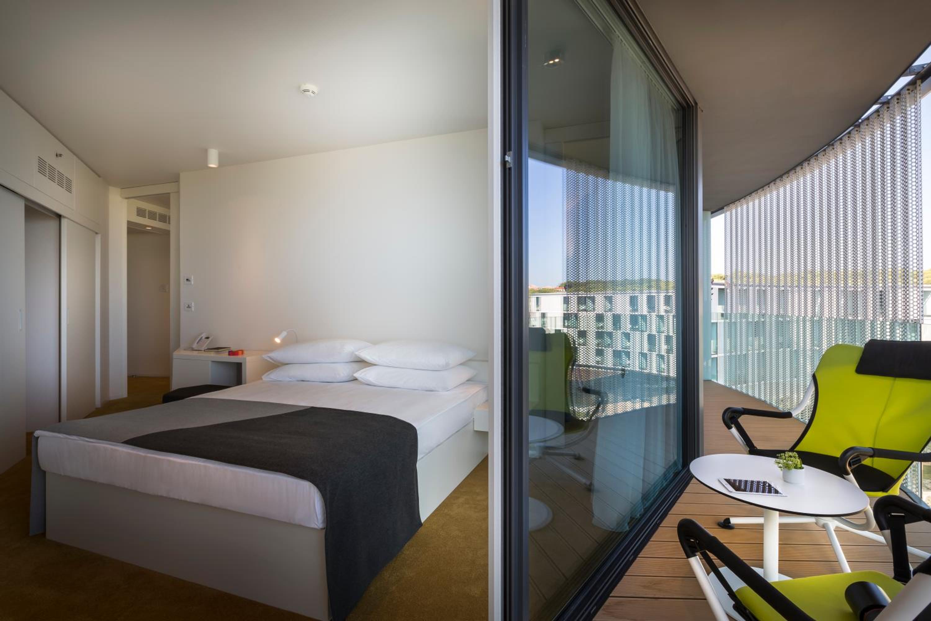 Suite - Photo 2