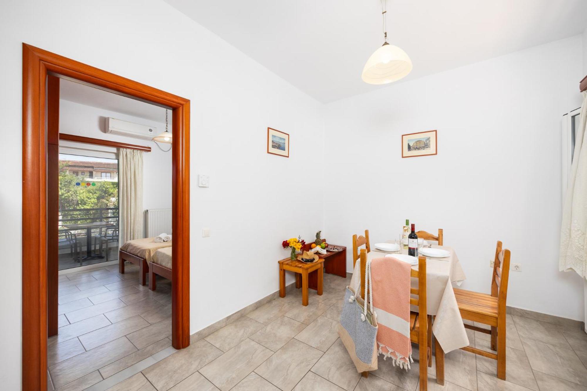 Two-Bedroom Apartment with Garden View photo 3