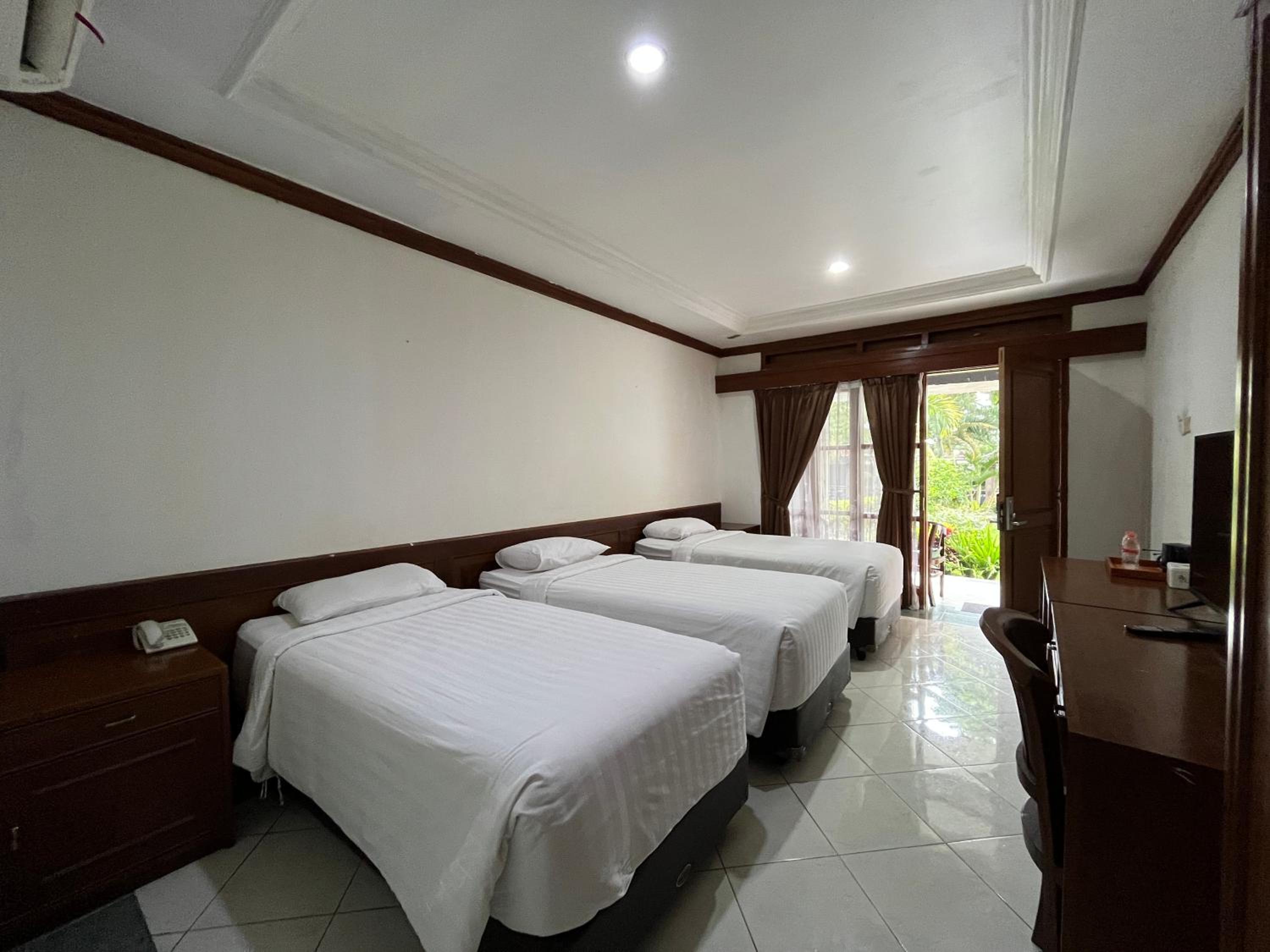 Superior Triple Room photo 2