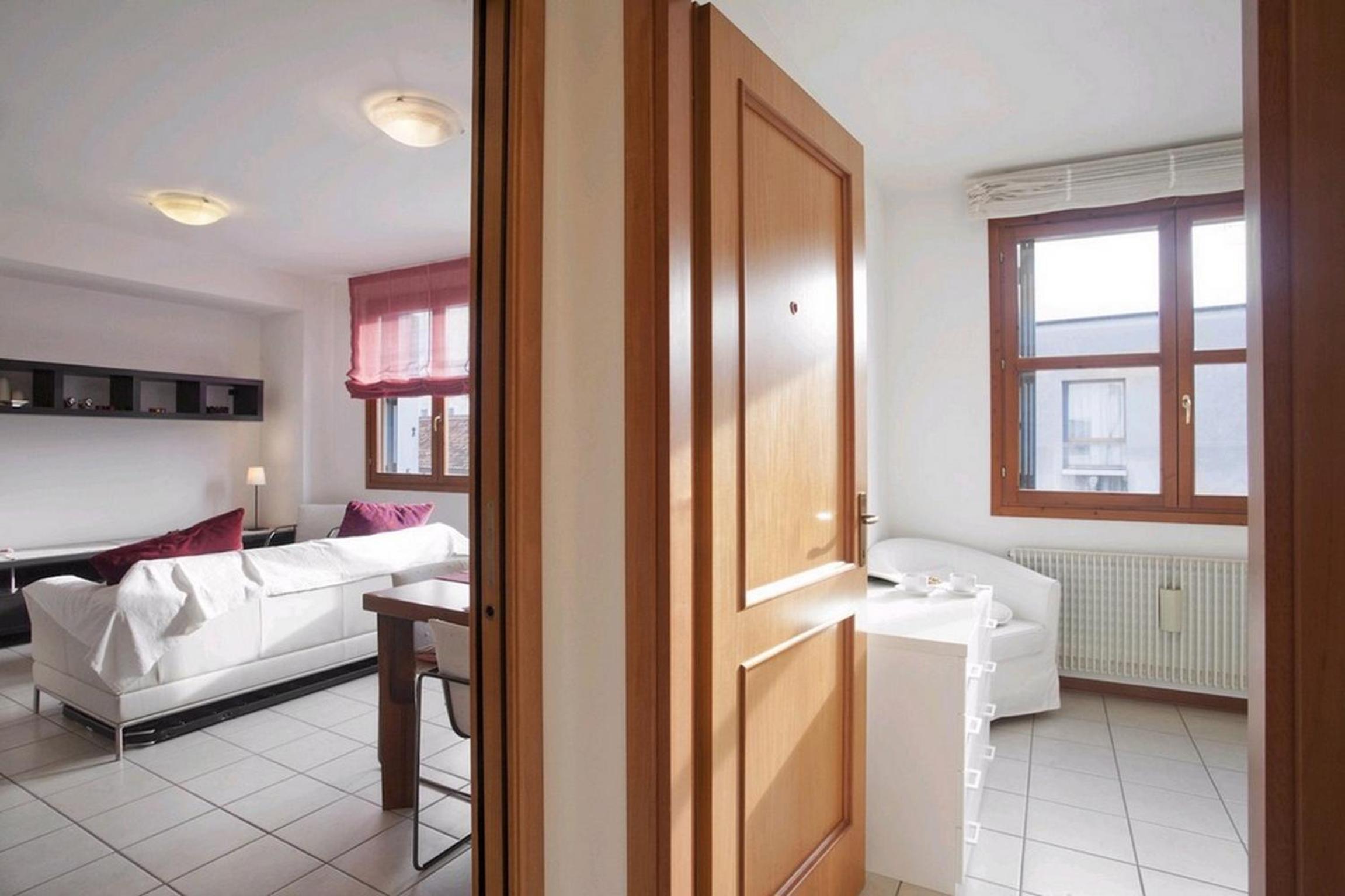 One-Bedroom Apartment (2 Adults) - 392, Calle Dei Conza Curame photo 3