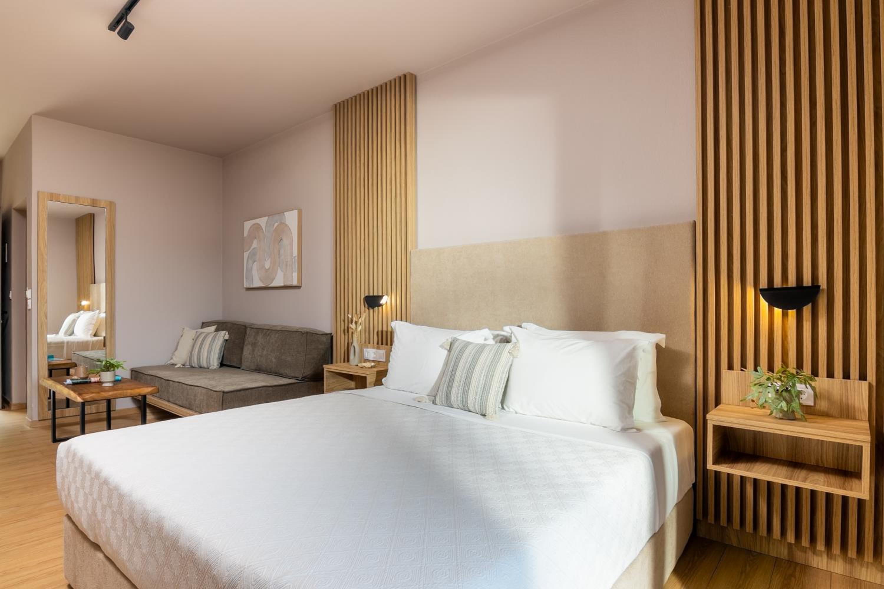 Deluxe Double or Twin Room with Spa Bath photo 3
