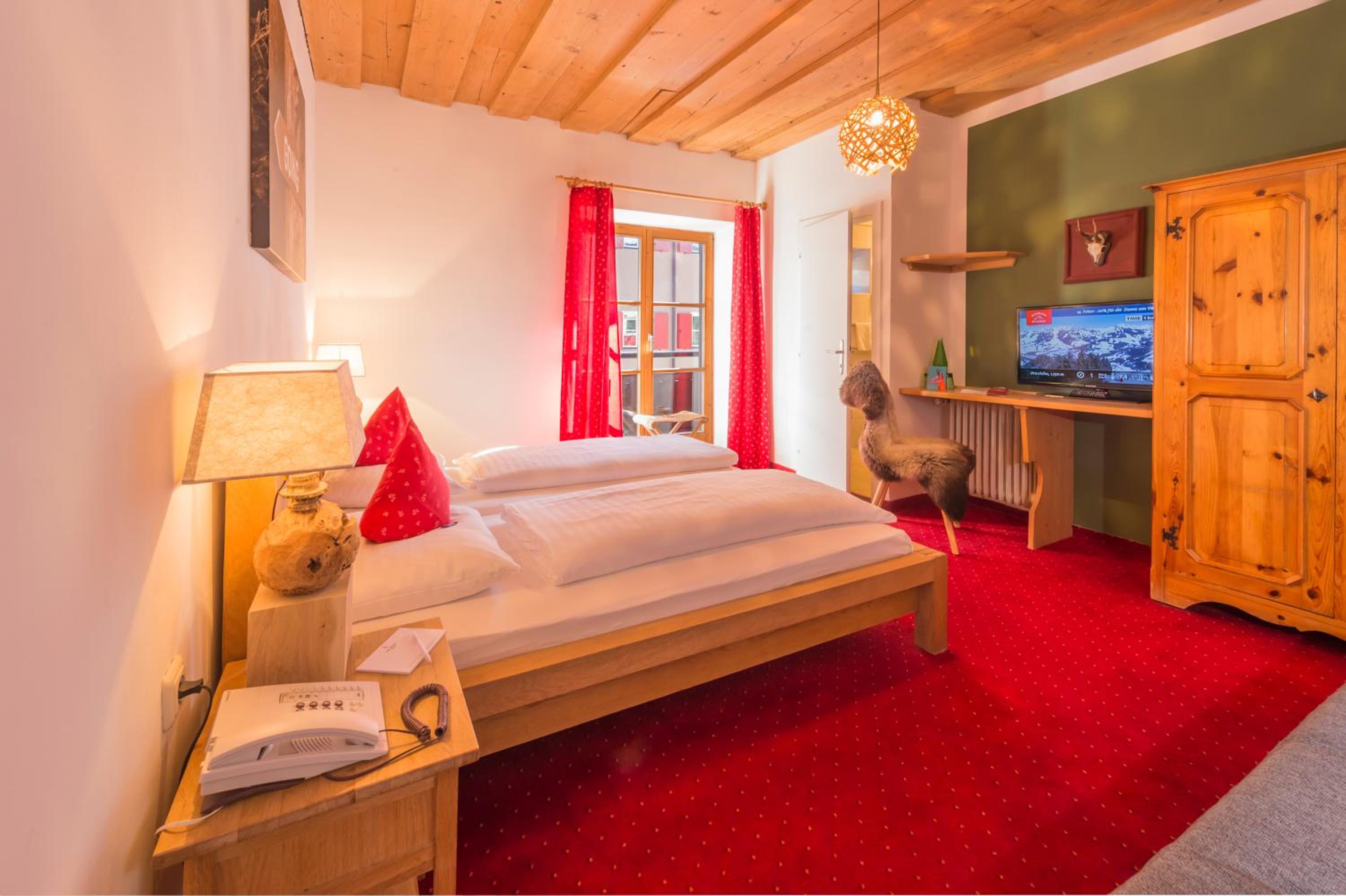 Deluxe Double Room with Balcony photo 3