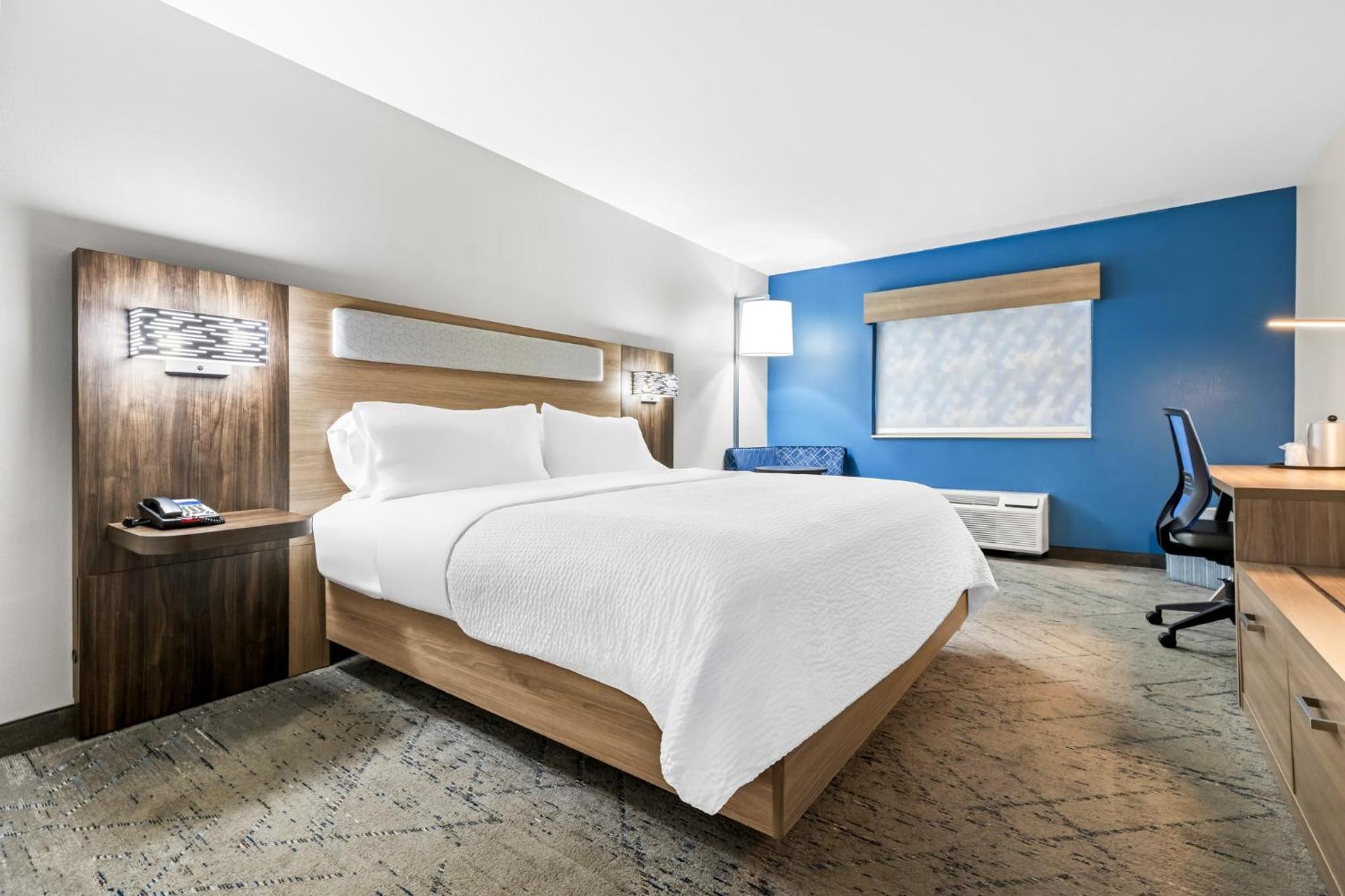Standard King Room - Photo 1