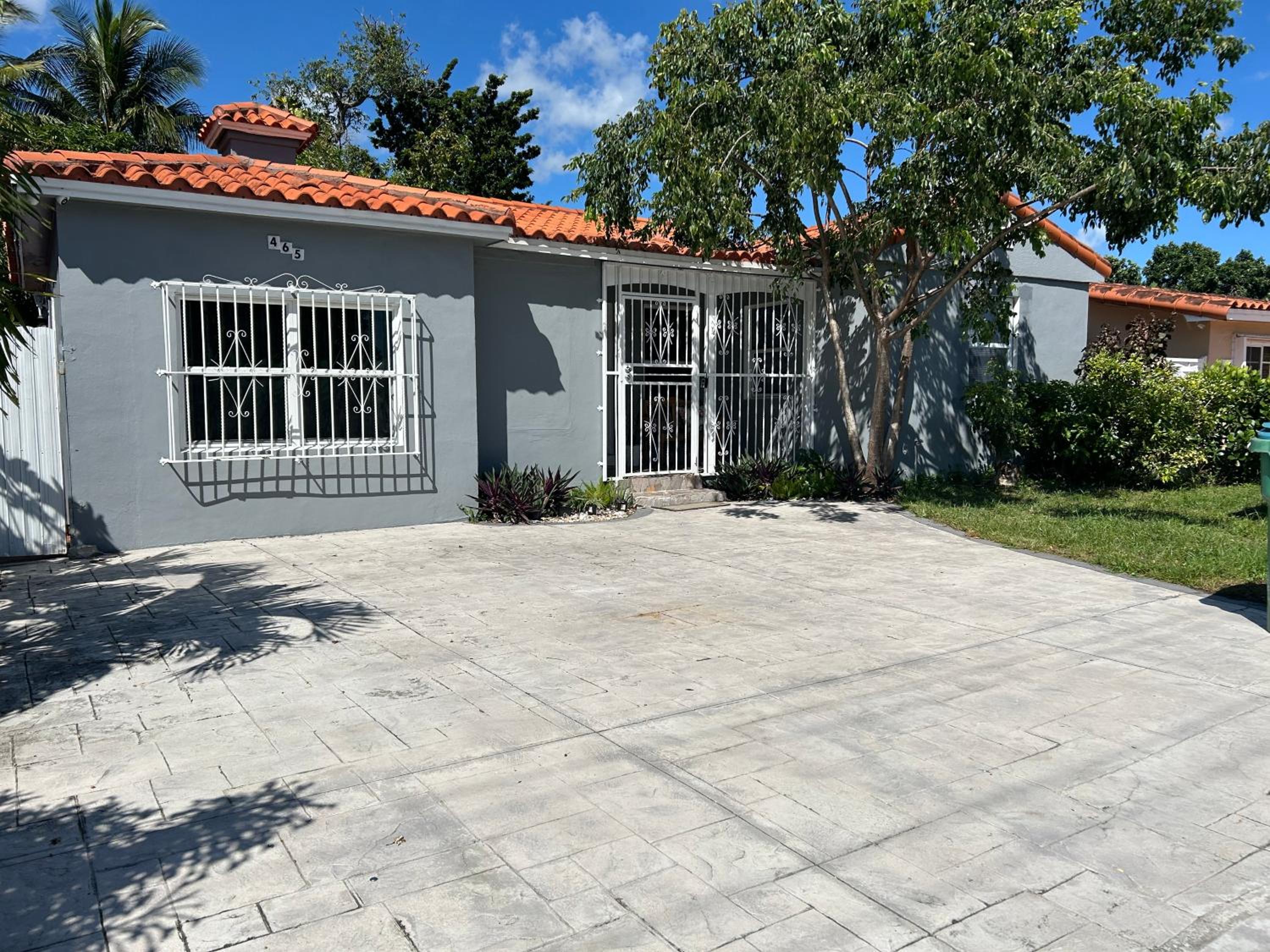 Three-Bedroom House photo 1
