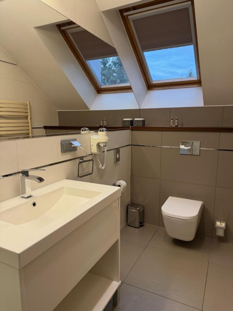 Standard Twin Room - Photo 2
