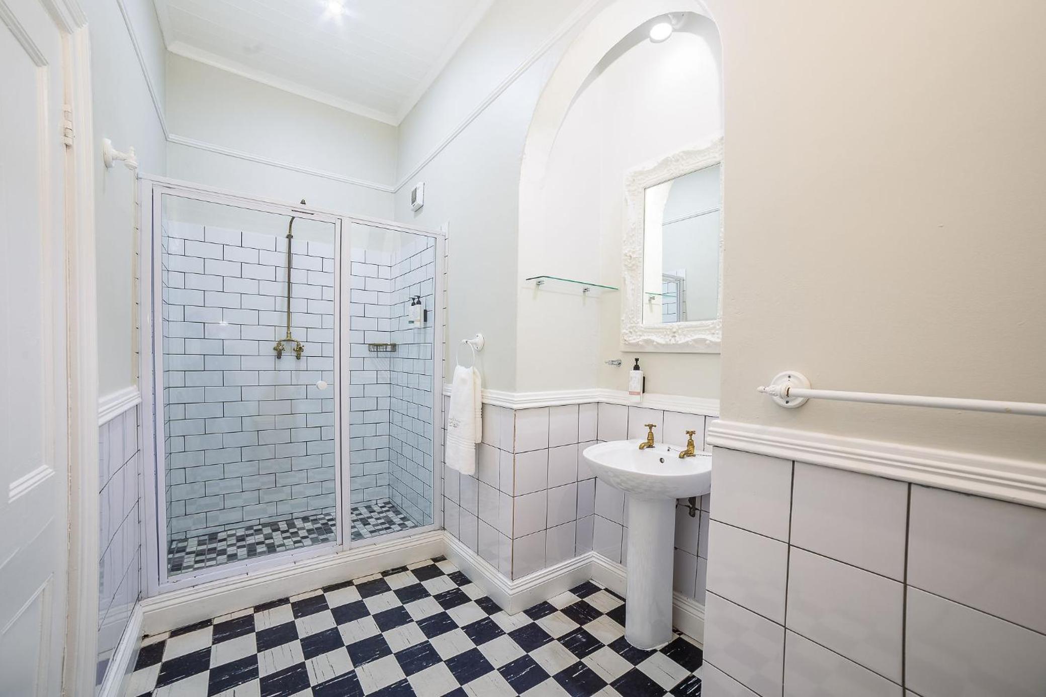 Deluxe Double Room with Shower