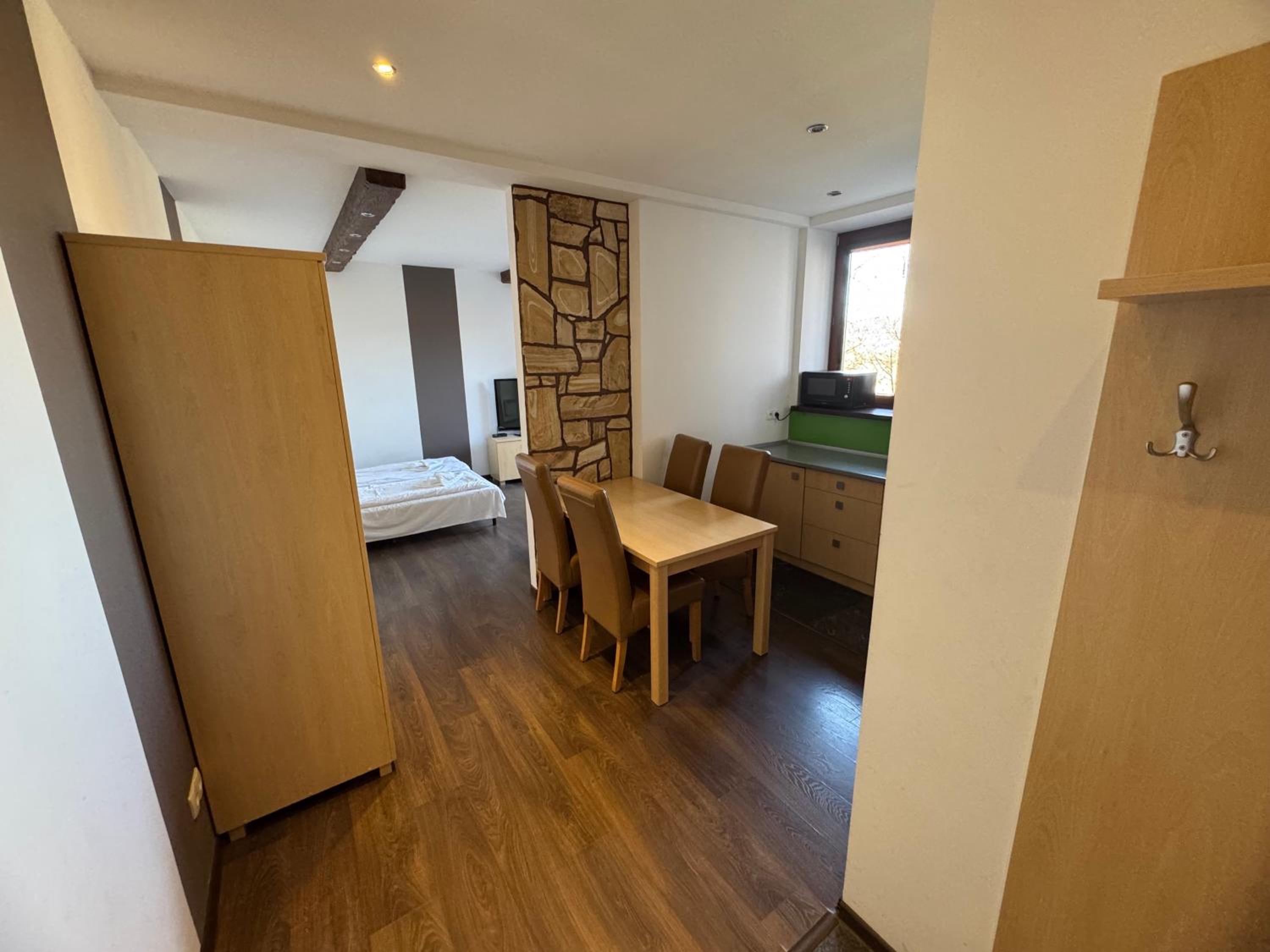 One-Bedroom Apartment with Balcony photo 3