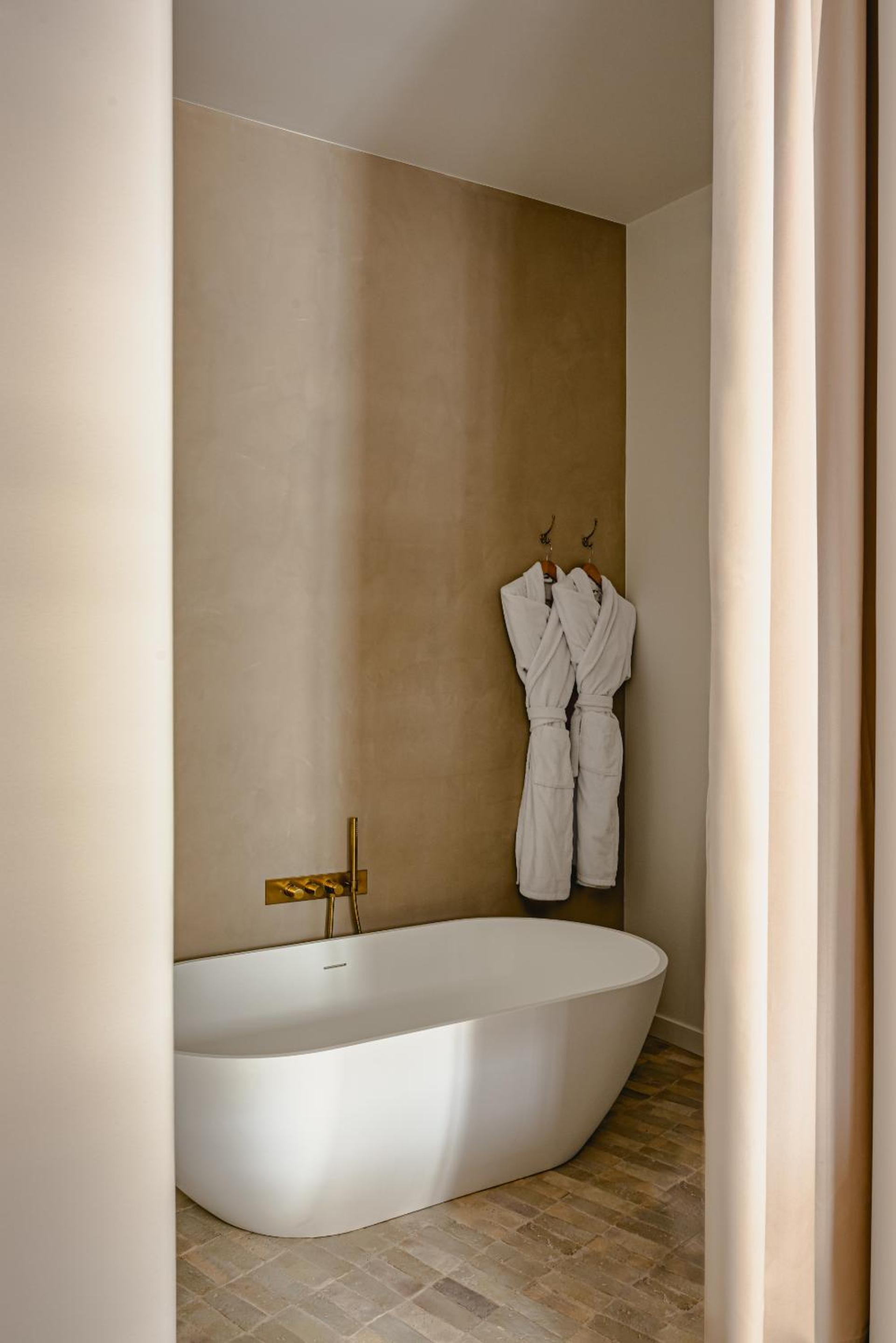Deluxe Suite photo 2