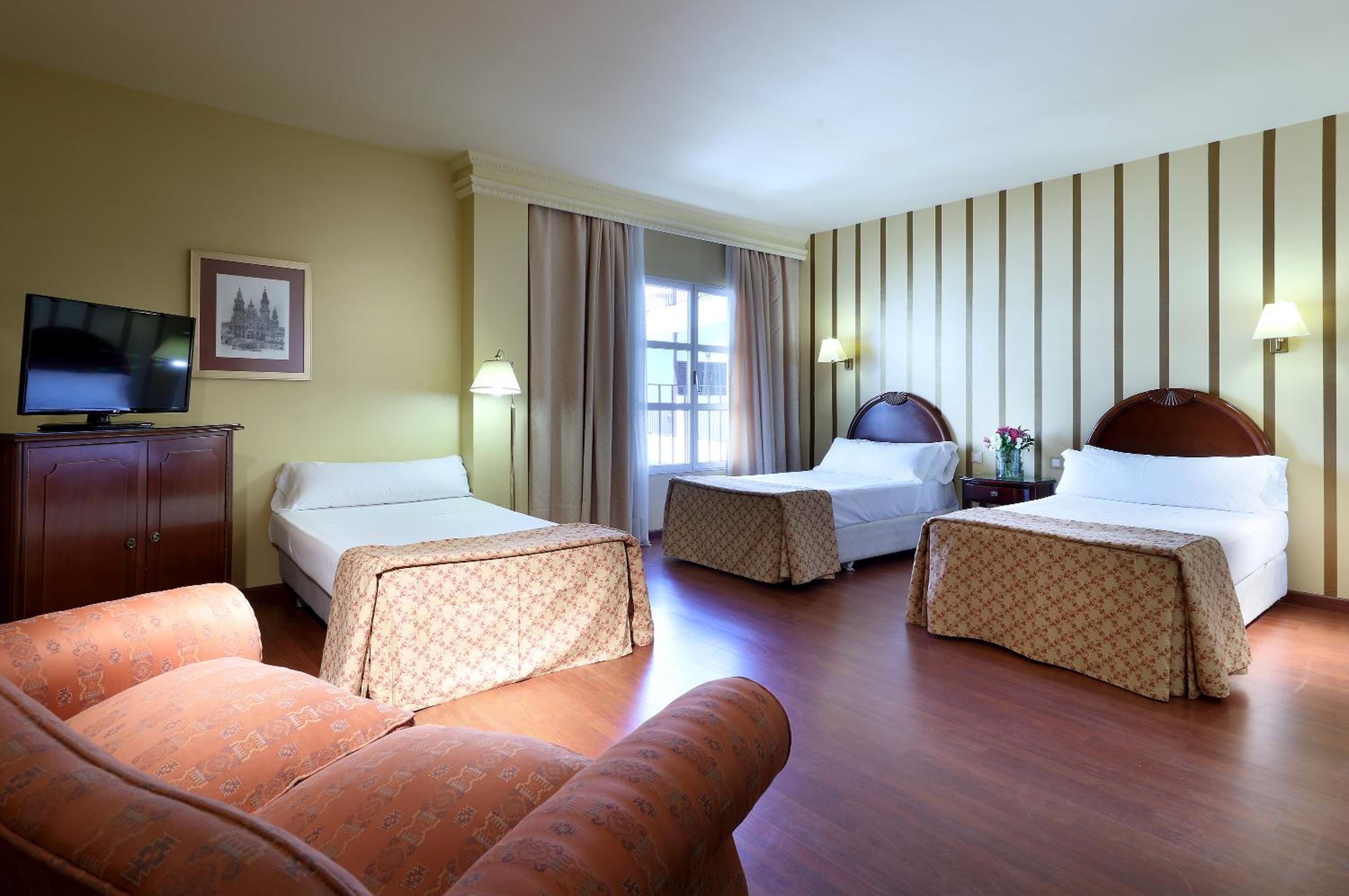 Double or Twin Room with Extra Bed - Photo 4