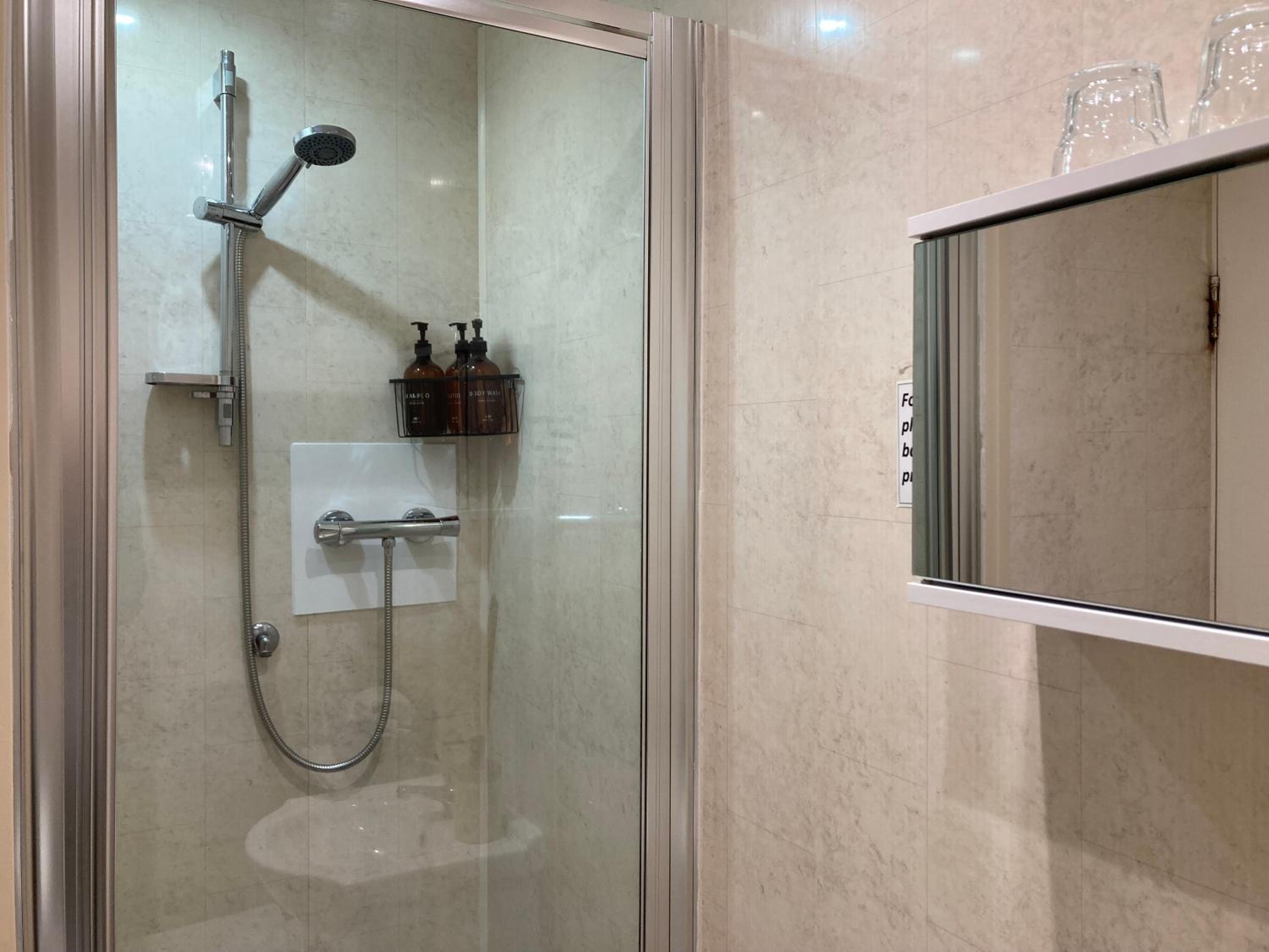 Double Room with Sea View - Photo 10