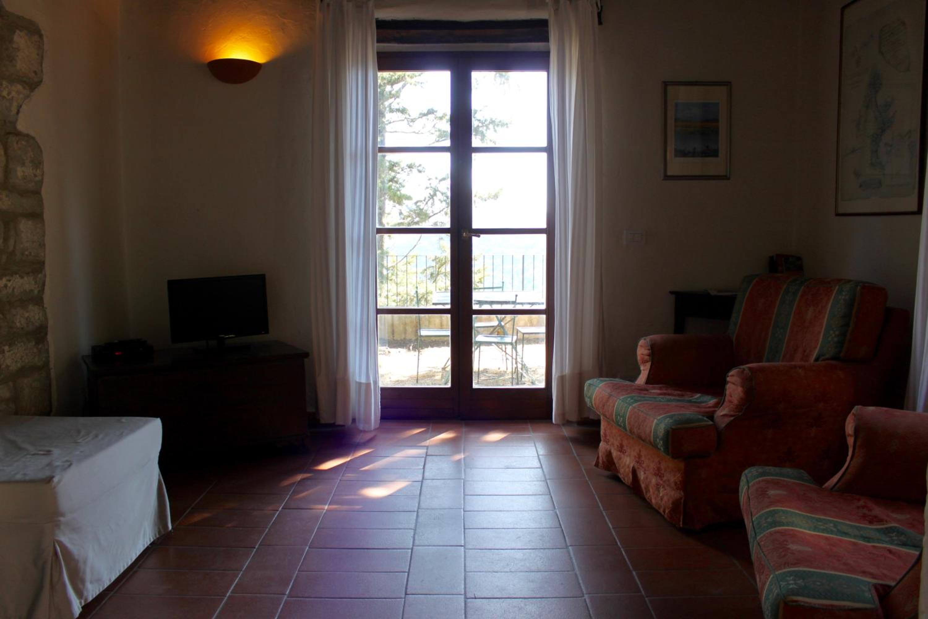Maisonette photo 1