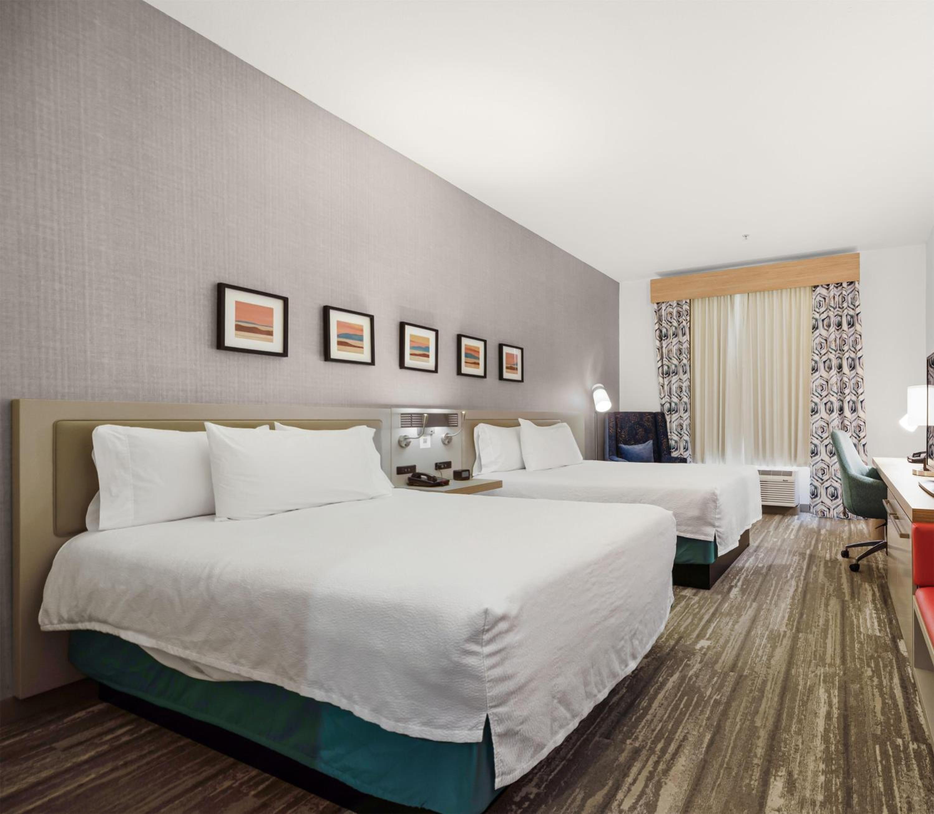 Queen Room with Two Queen Beds - Photo 1