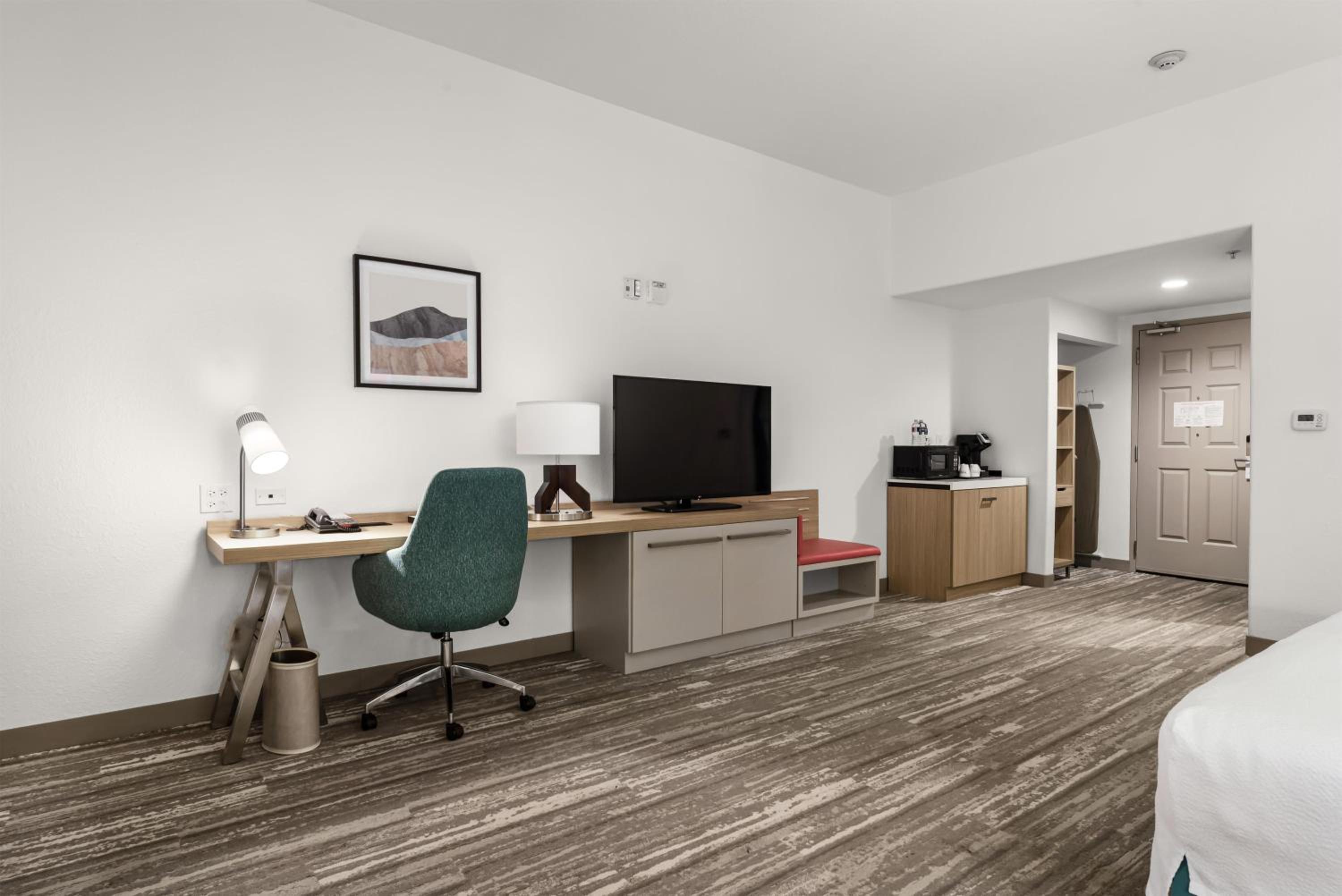 Queen Room with Two Queen Beds - Mobility and Hearing Access - Photo 3