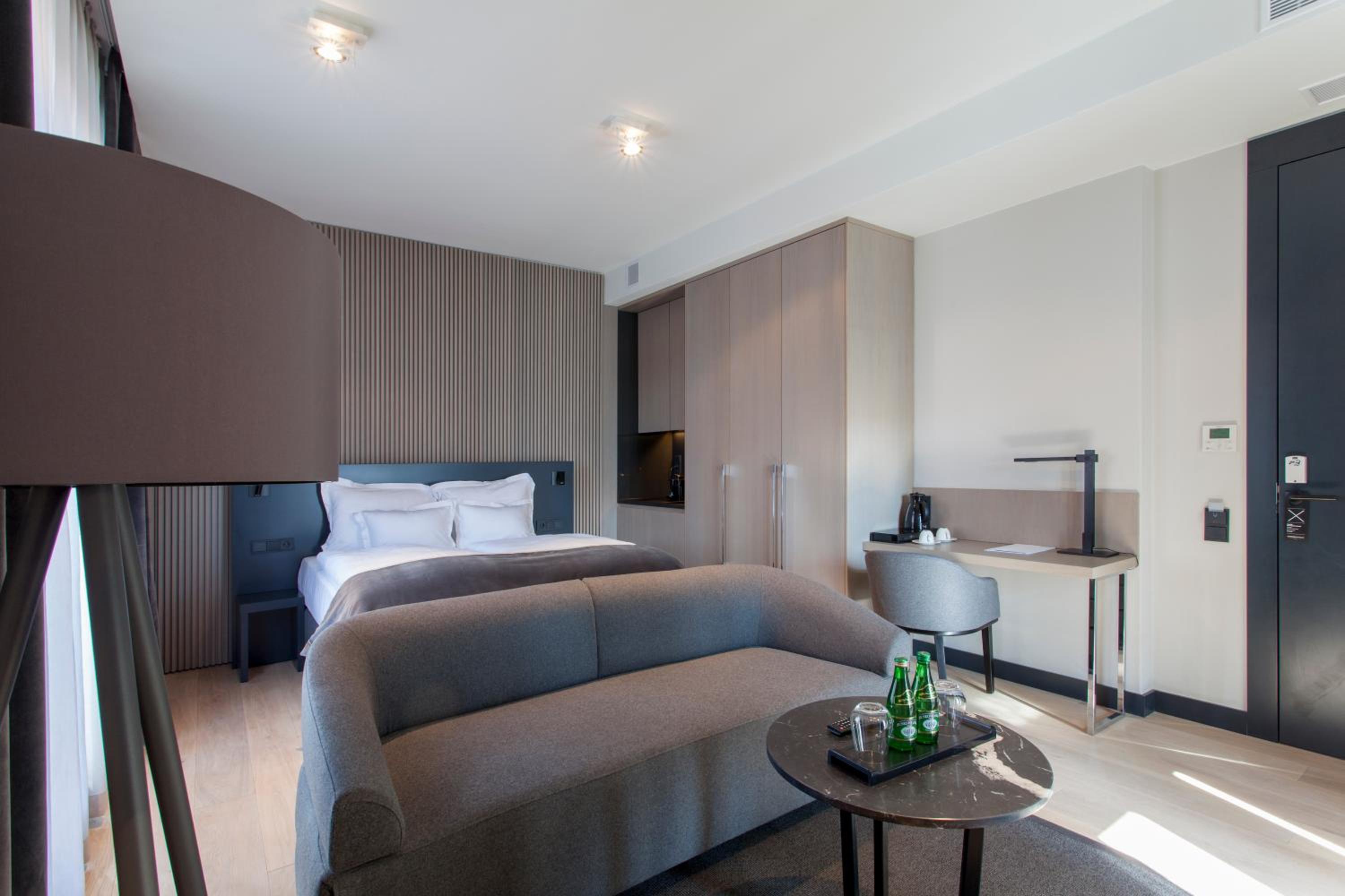 Studio Apartment photo 2