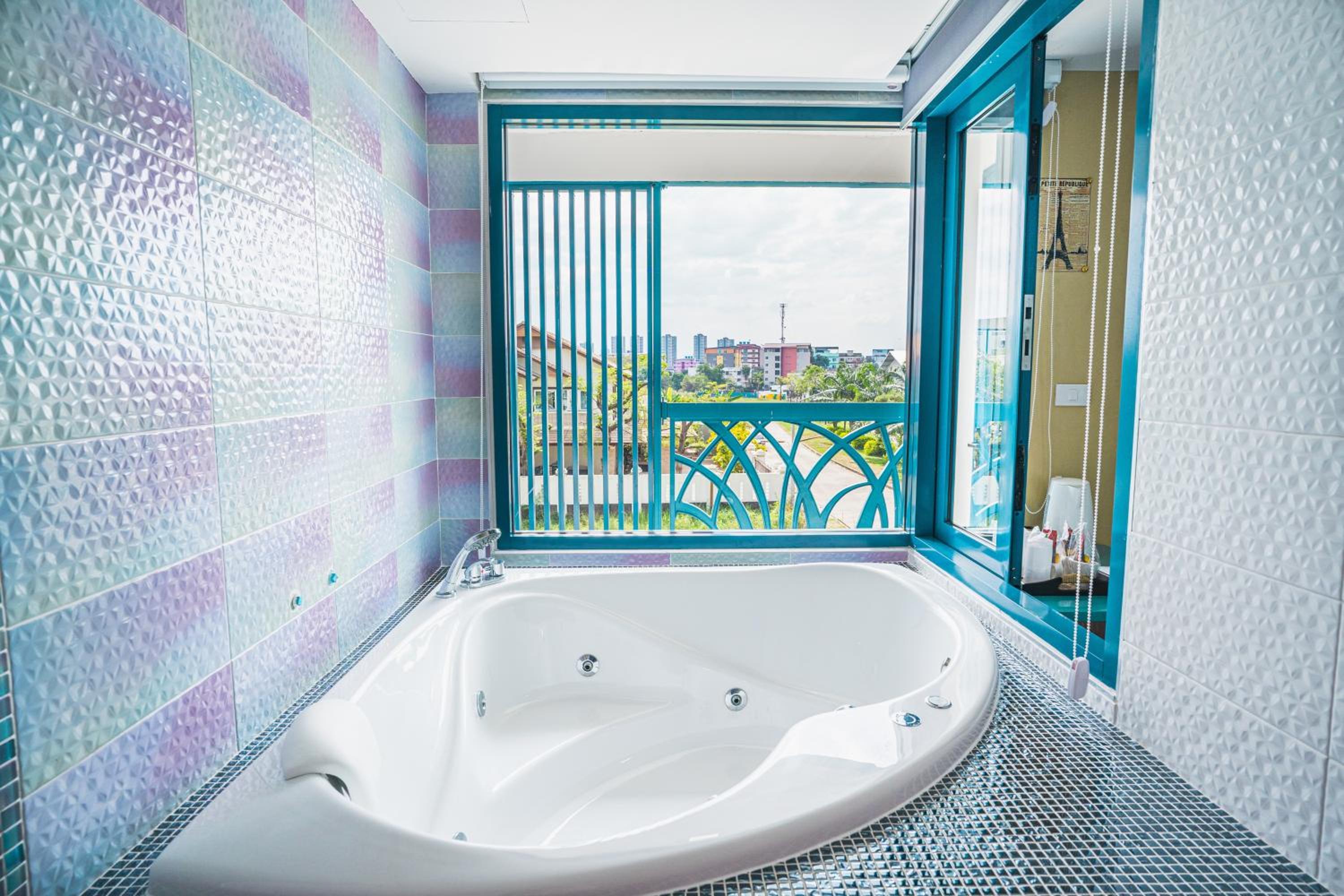 Grand Suite with Jacuzzi