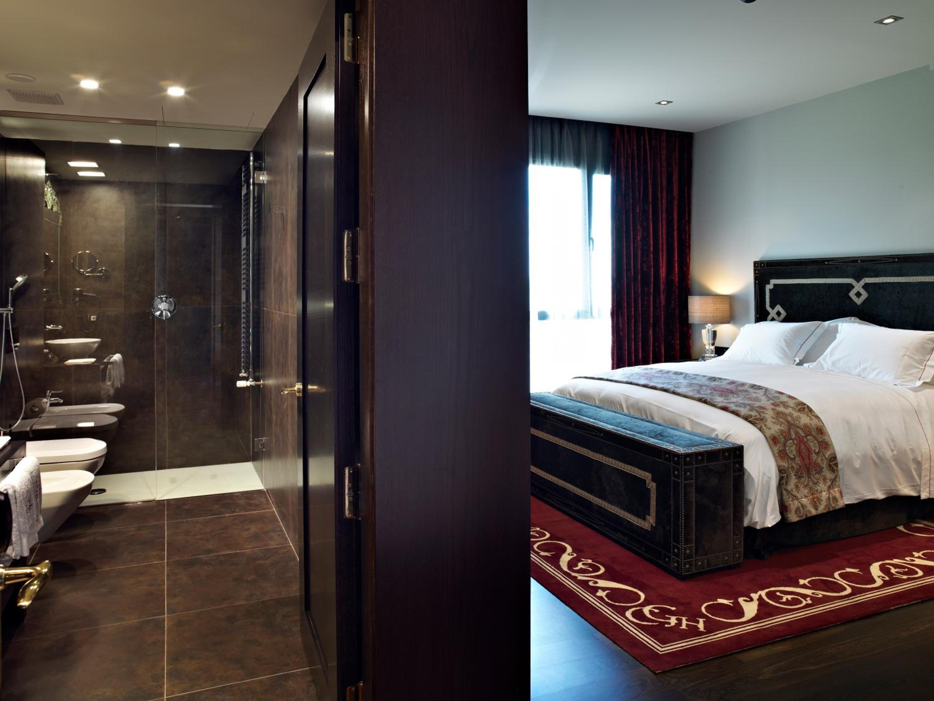 Deluxe Double or Twin Room with View - Photo 3
