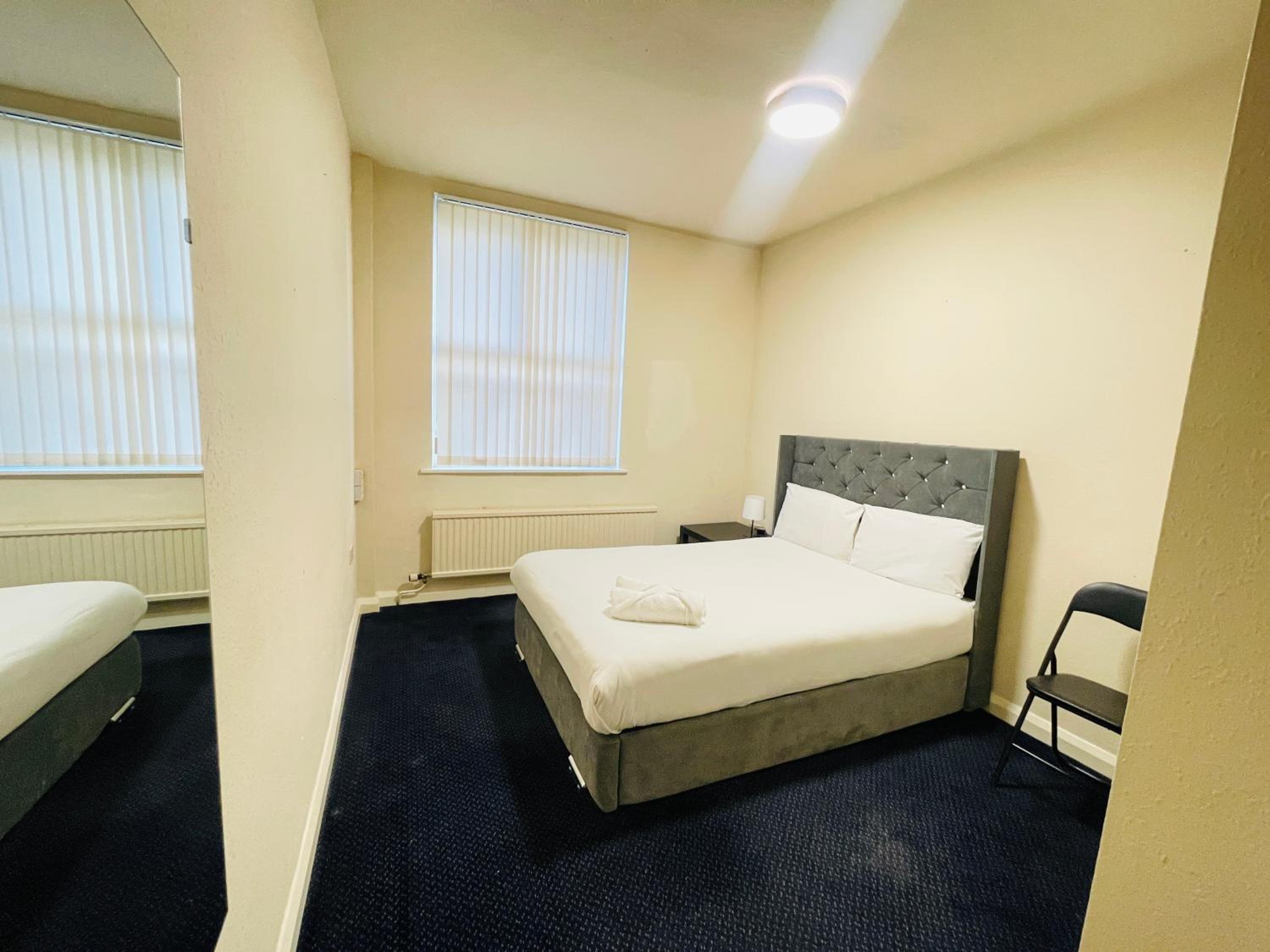 Double Room with Shared Bathroom photo 2
