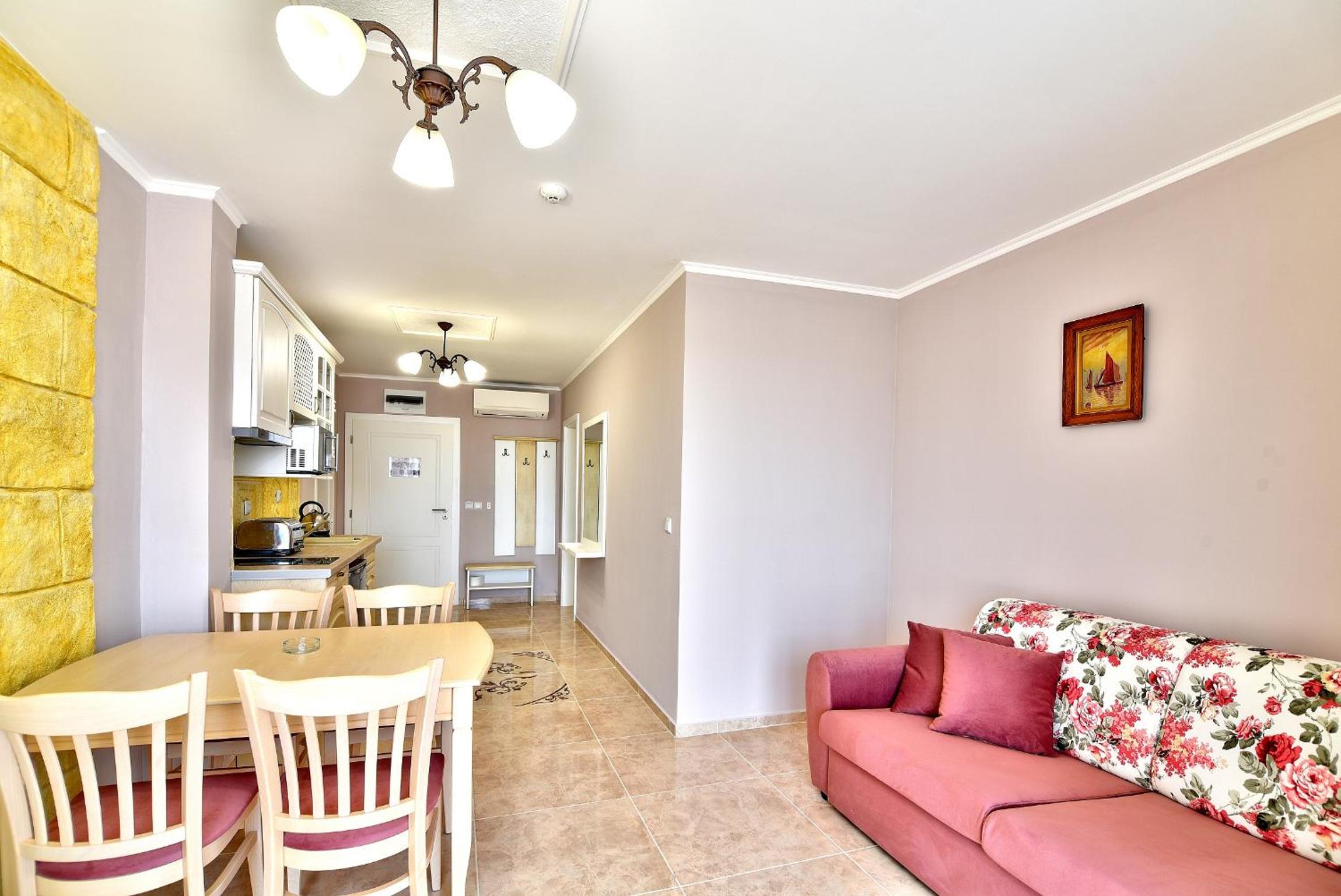 Deluxe One-Bedroom Apartment