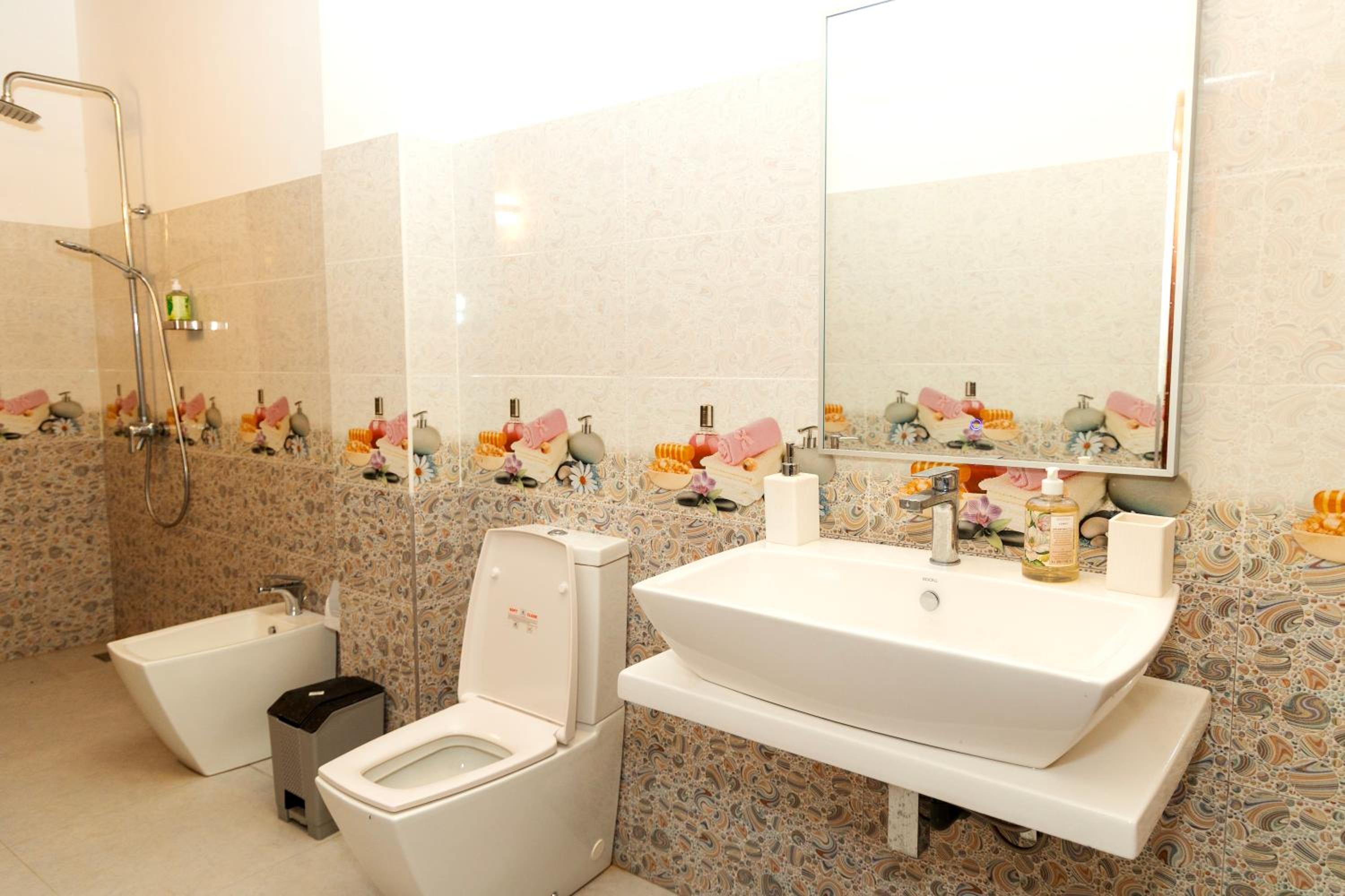 Double Room with Shared Bathroom photo 2