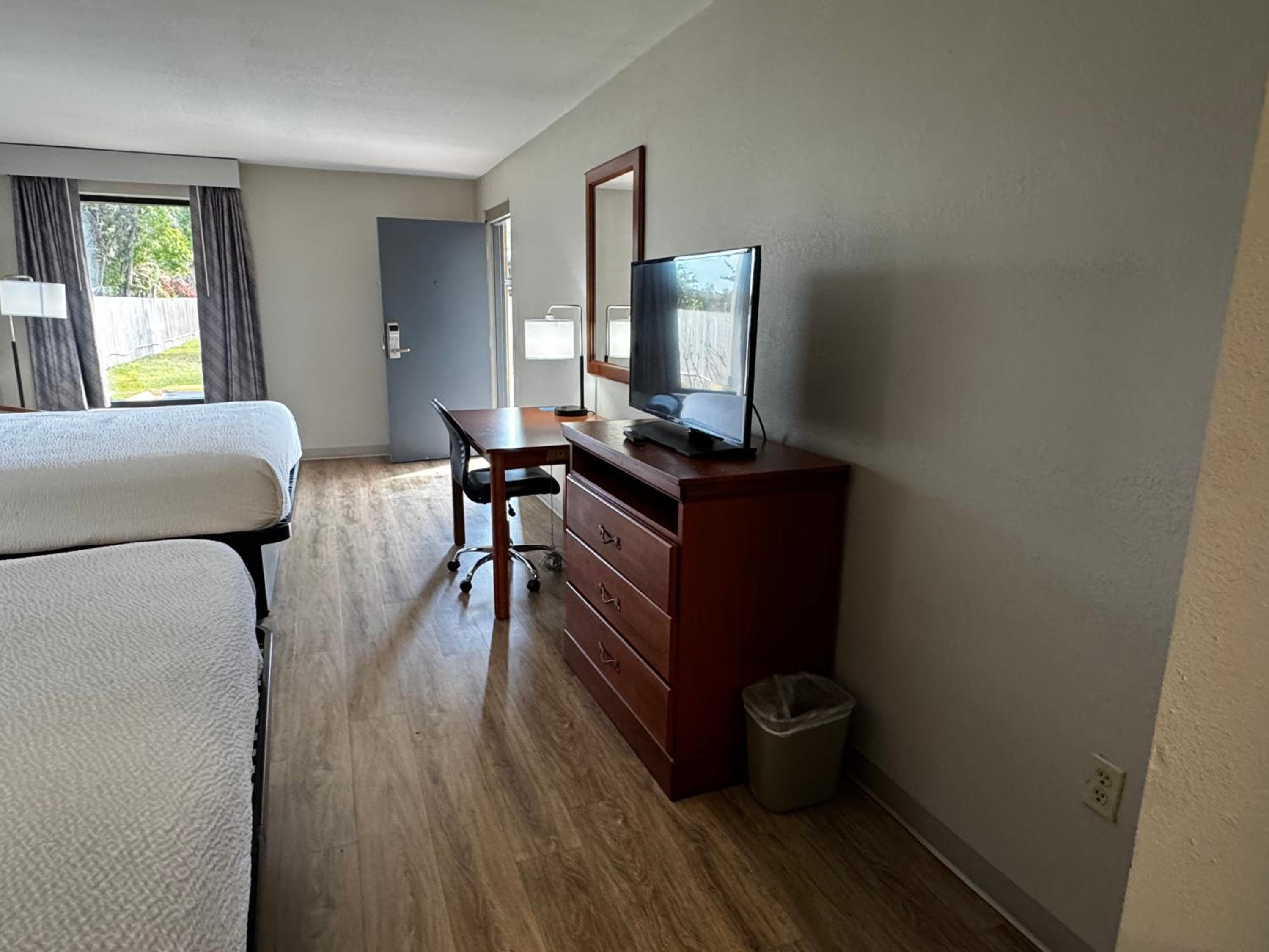 2 King Beds, Studio Suite, Smoking - Photo 2