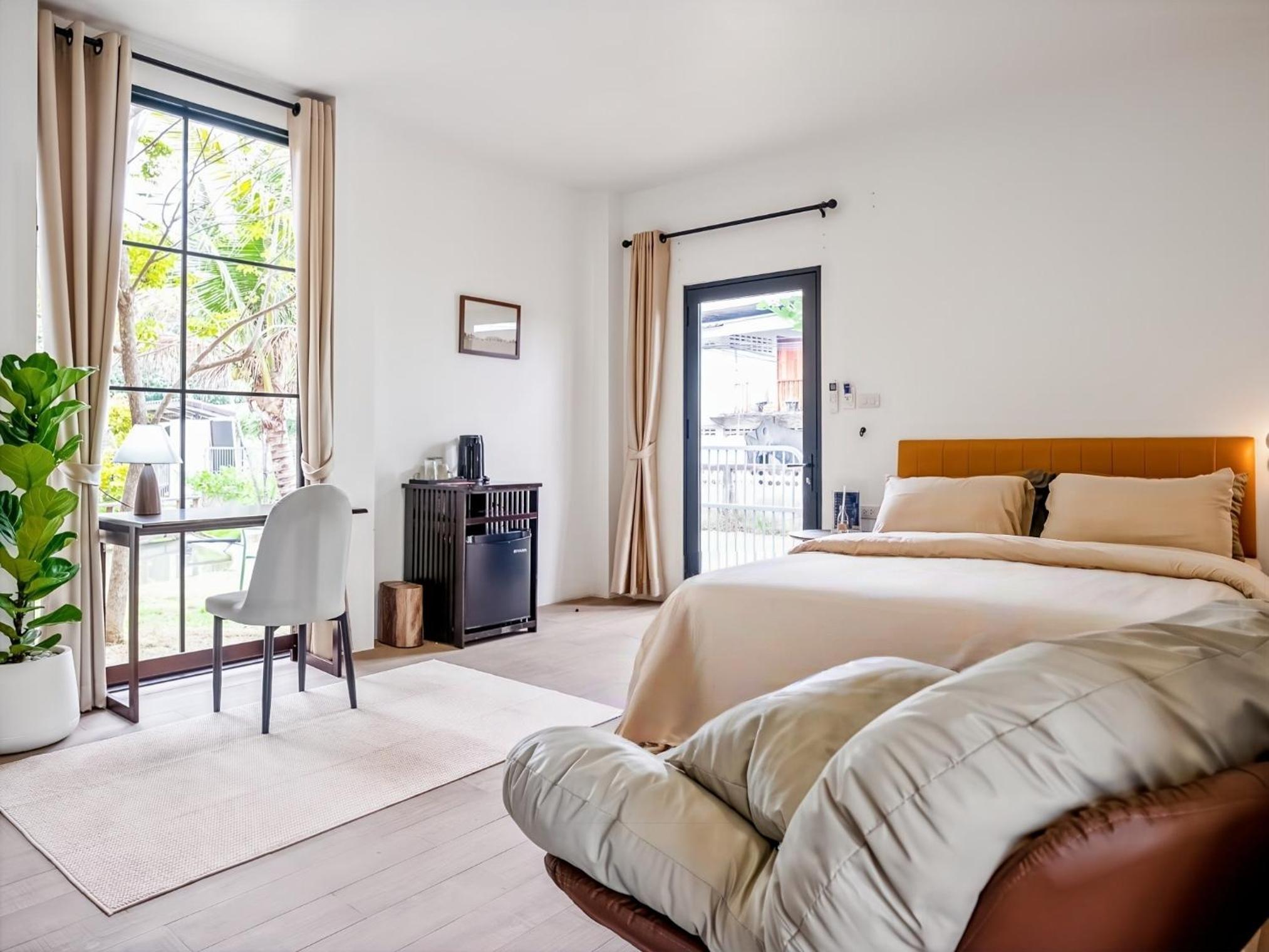 Suite with Garden View