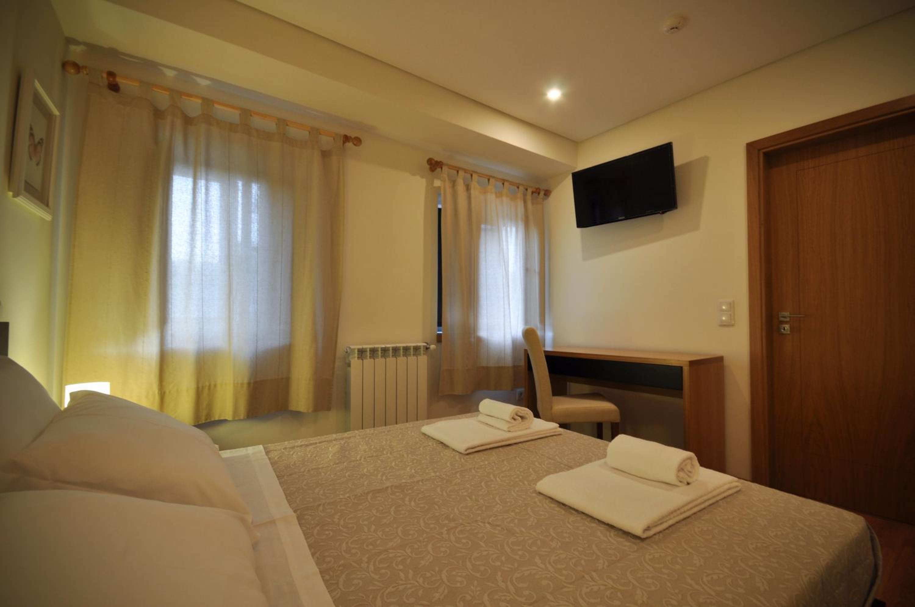 Double Room with Private Bathroom photo 2