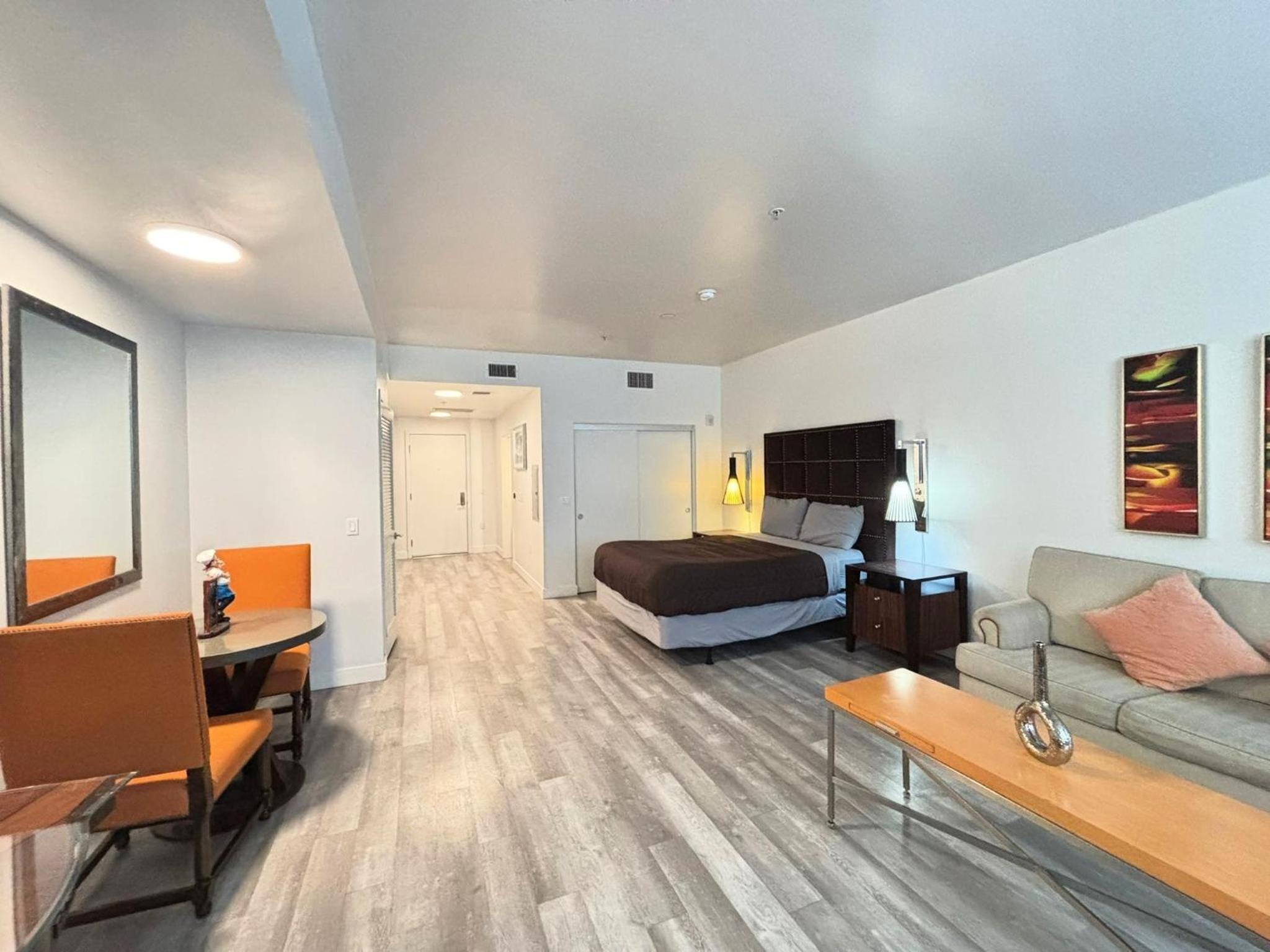 Studio Apartment at Melrose