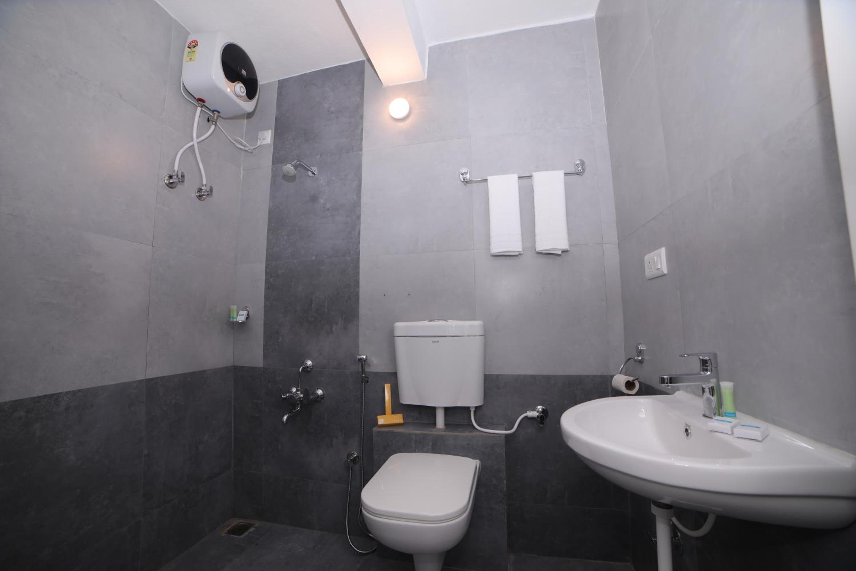 One-Bedroom Apartment - Photo 5