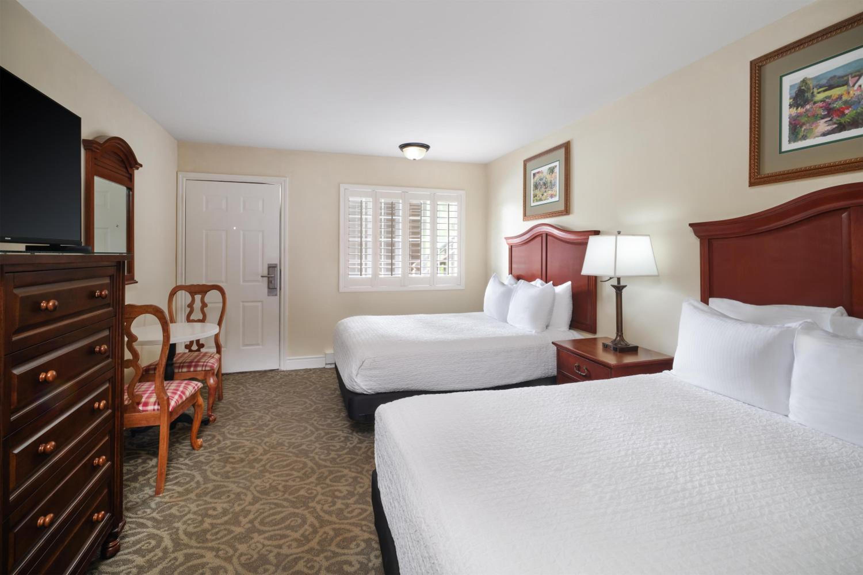 Double Room with Two Double Beds and Bath Tub - Disability Access/Non-Smoking
