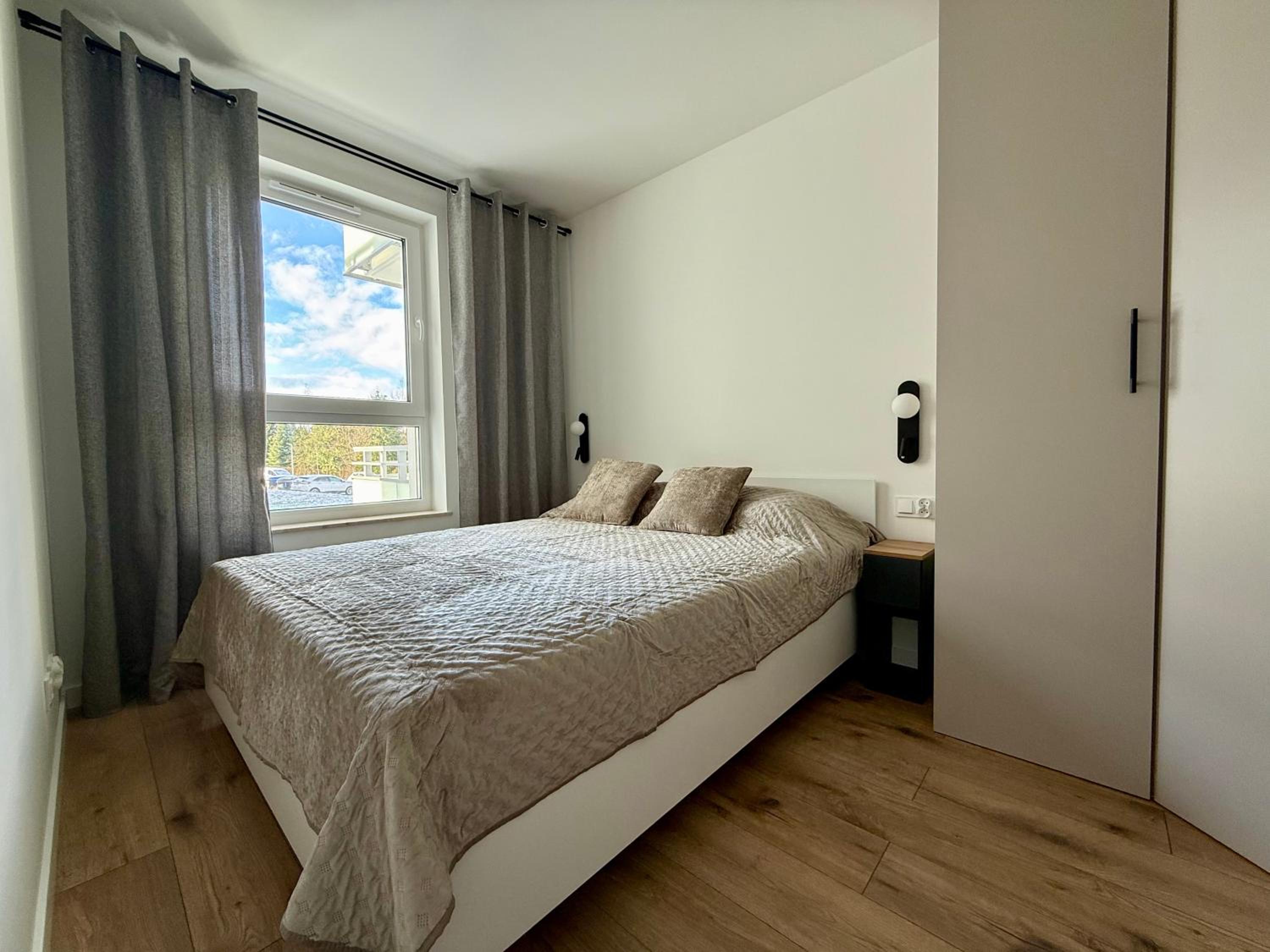 One-Bedroom Apartment photo 2