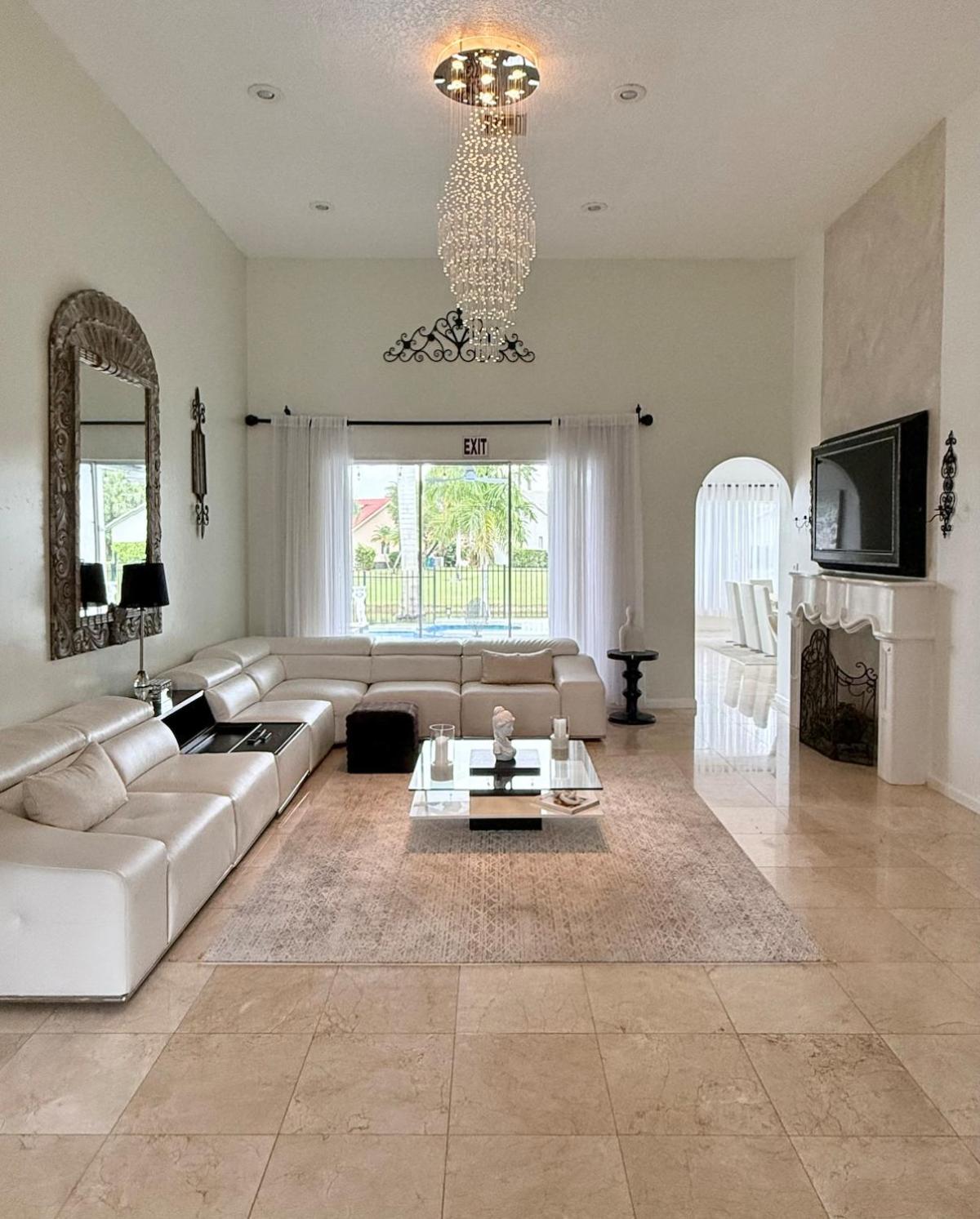 Four-Bedroom House photo 1