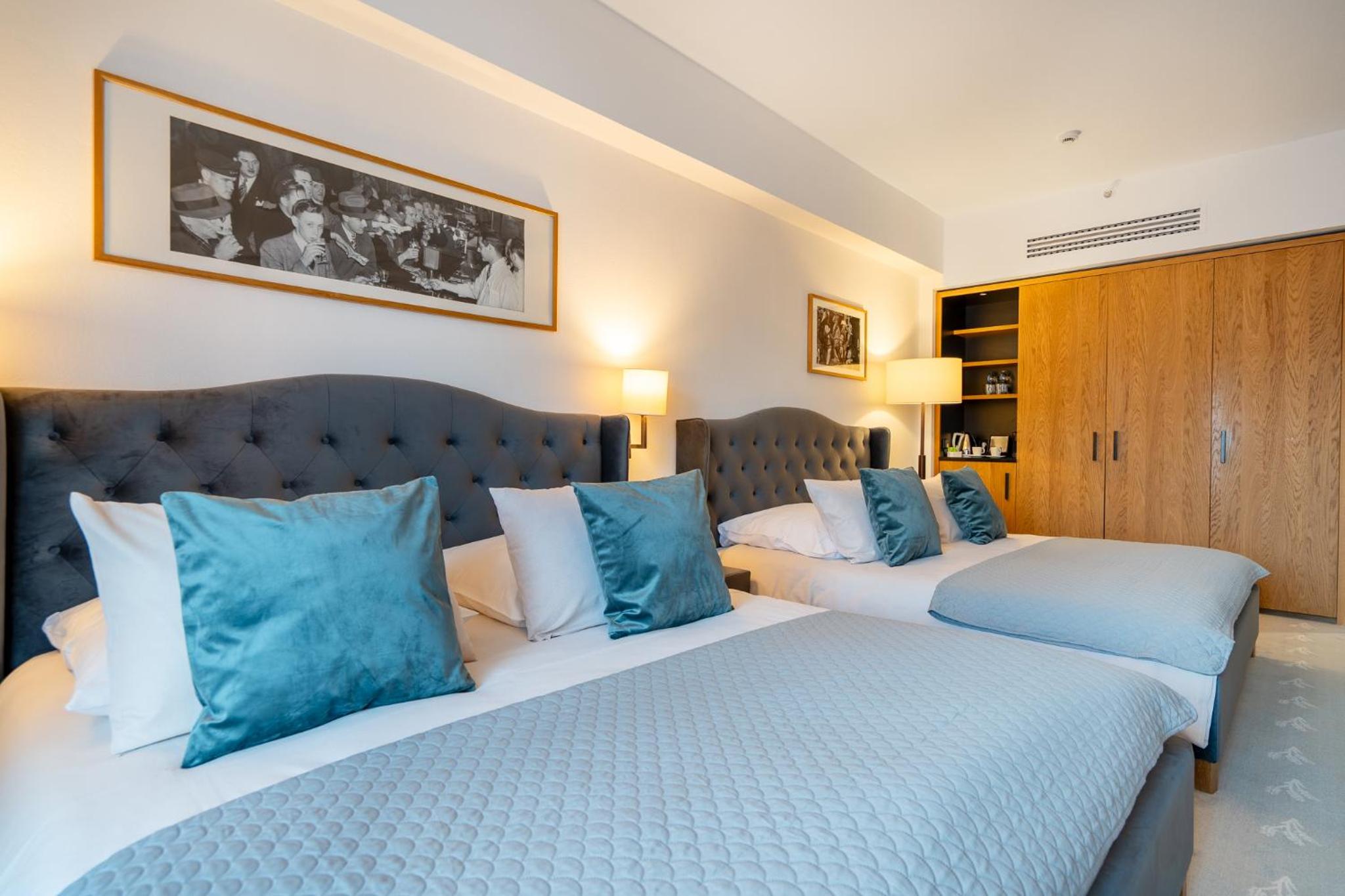 King Room with Two King Beds photo 1
