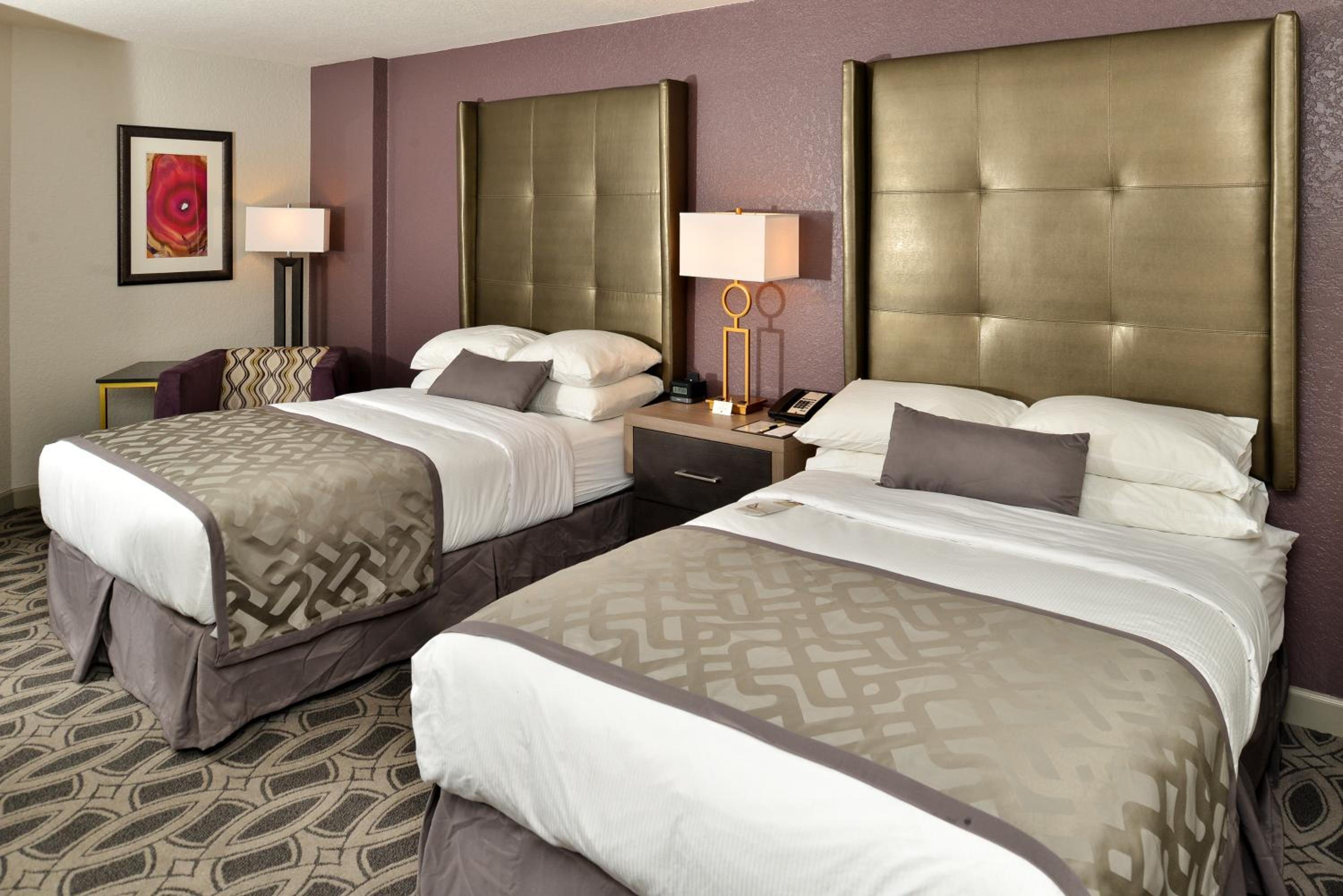 King Room with Bath Tub - Mobility/Hearing Accessible