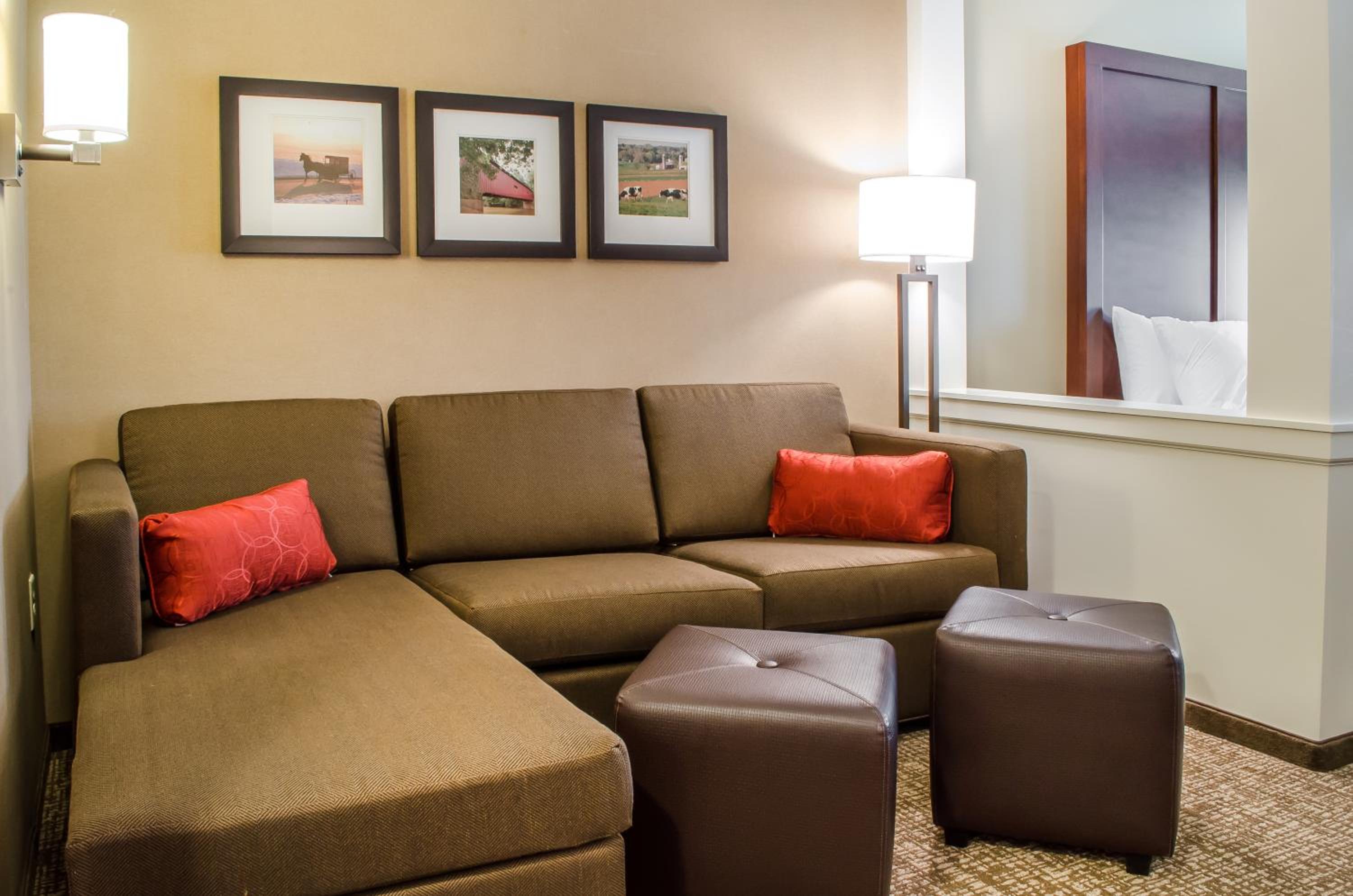 King Suite - Accessible/Non-Smoking photo 2