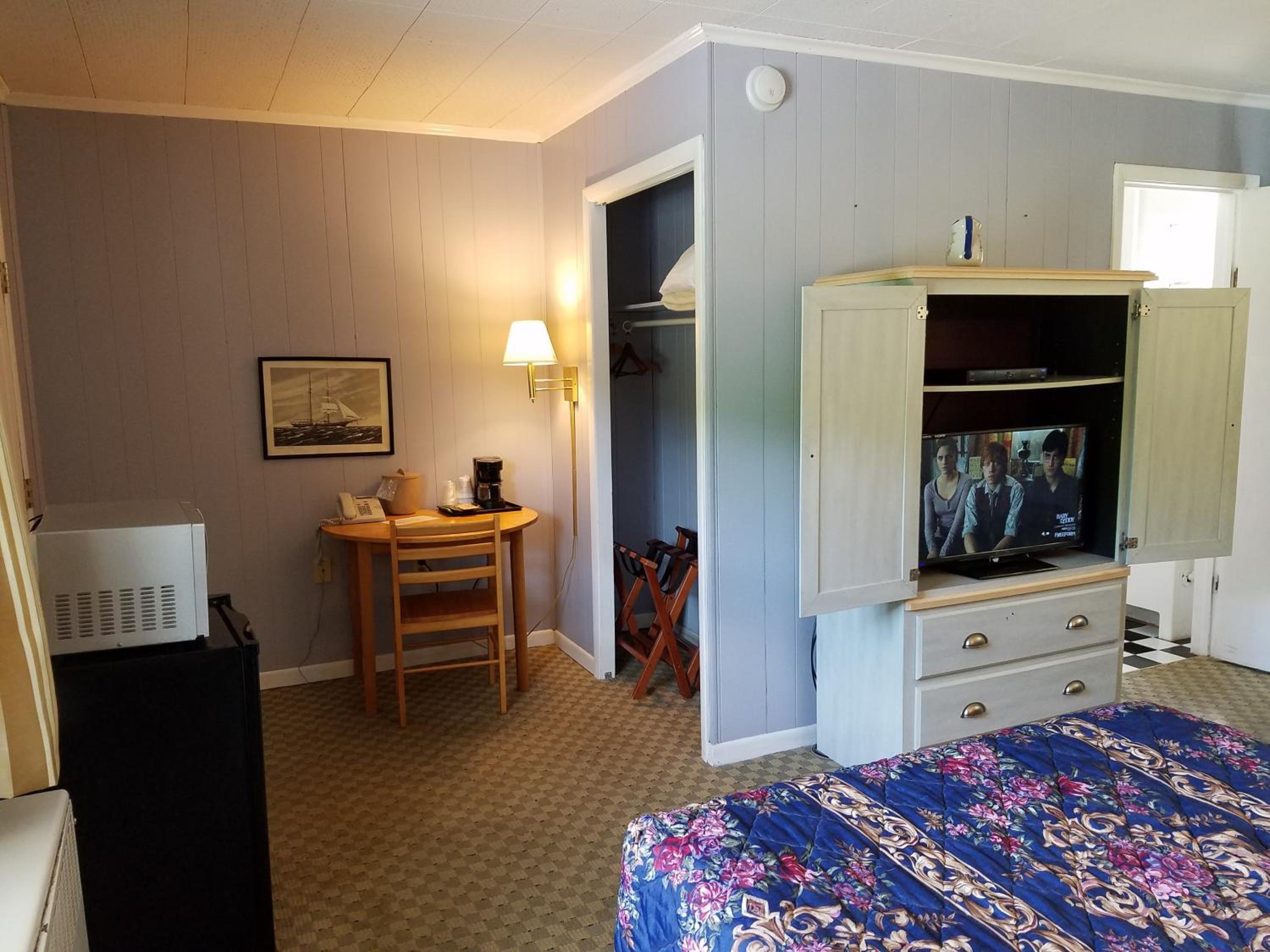 Budget Double Room photo 3