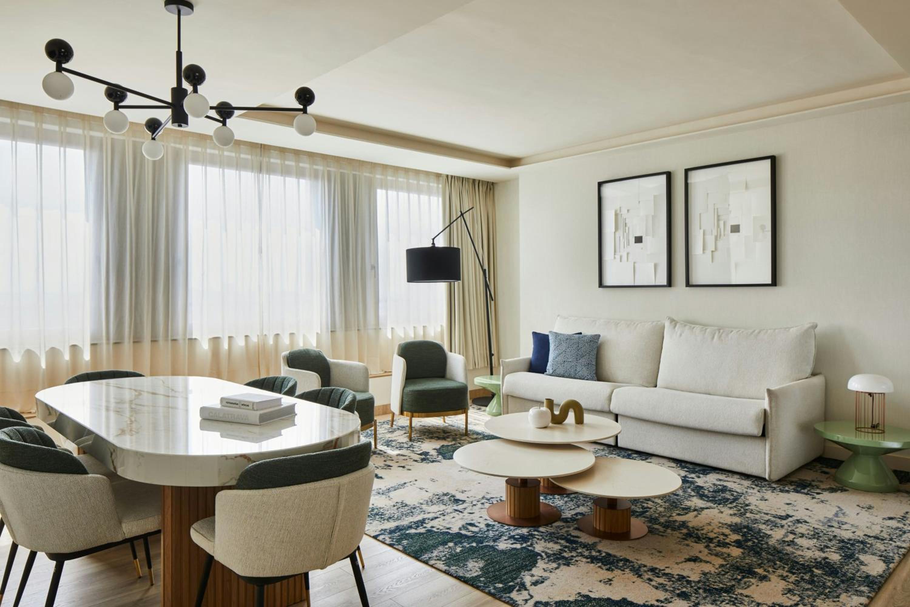 One-Bedroom King Suite with Sofa Bed and City View - Photo 8