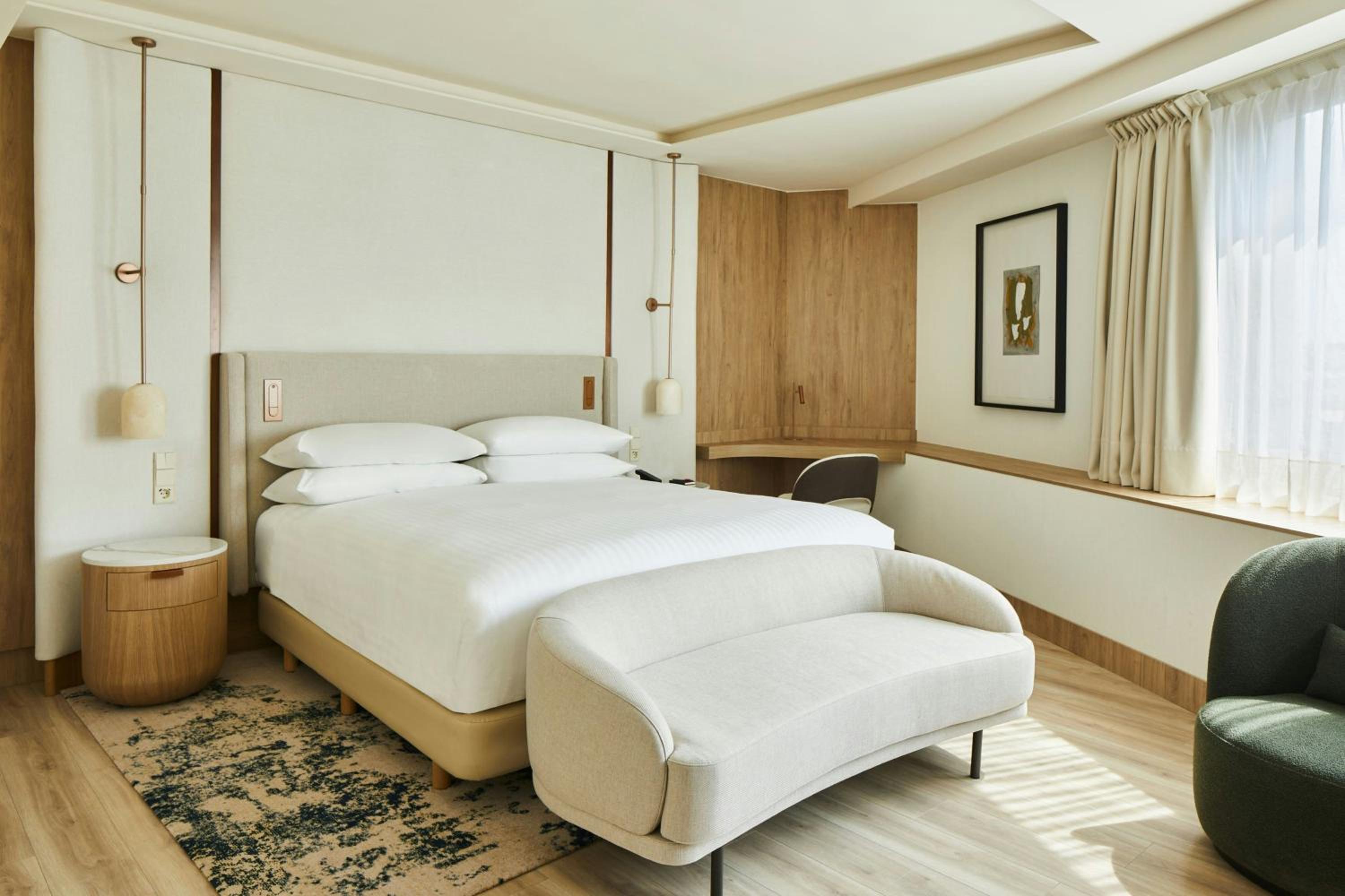 One-Bedroom King Suite with Sofa Bed and City View - Photo 11