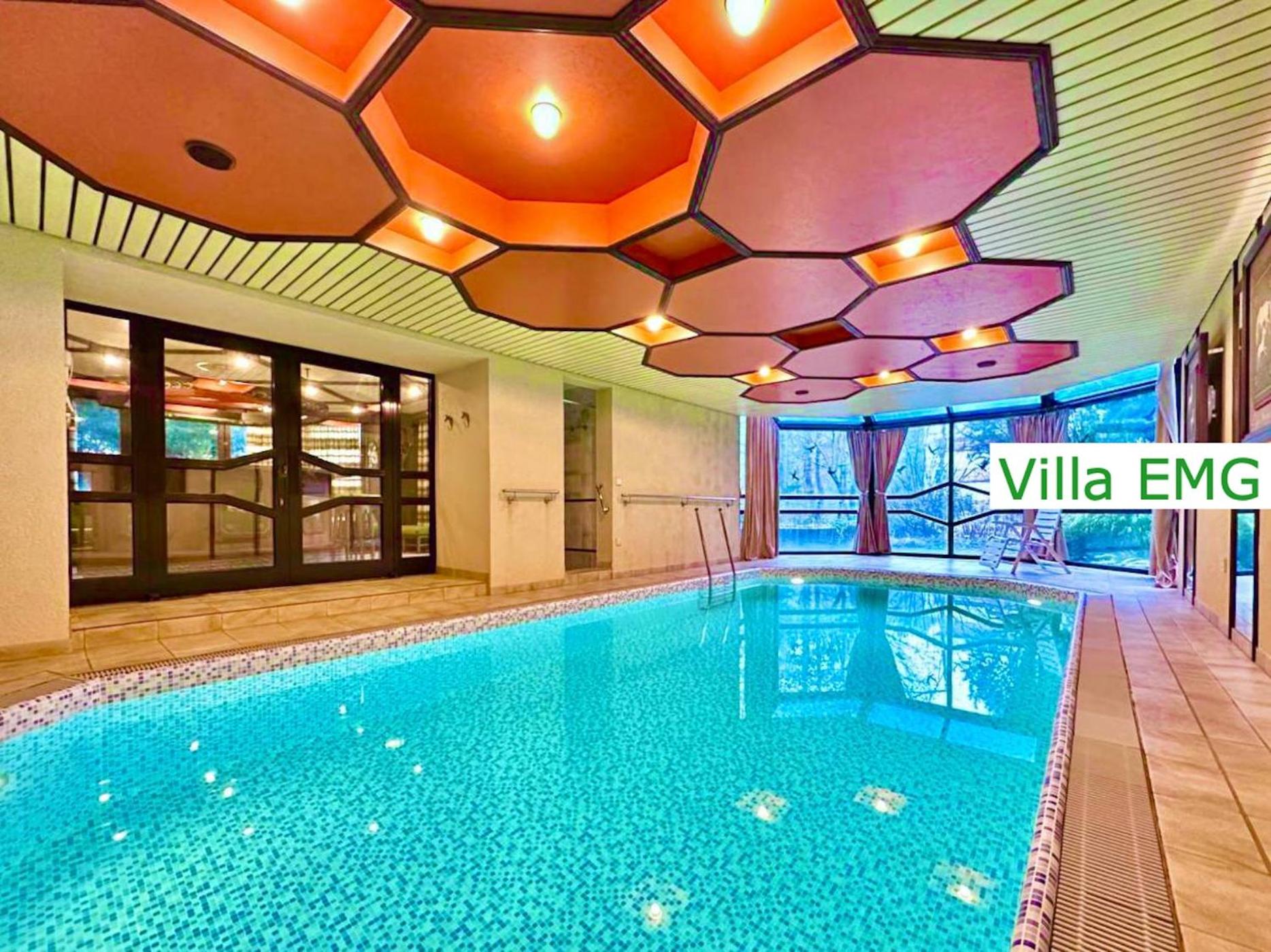 Villa photo 2