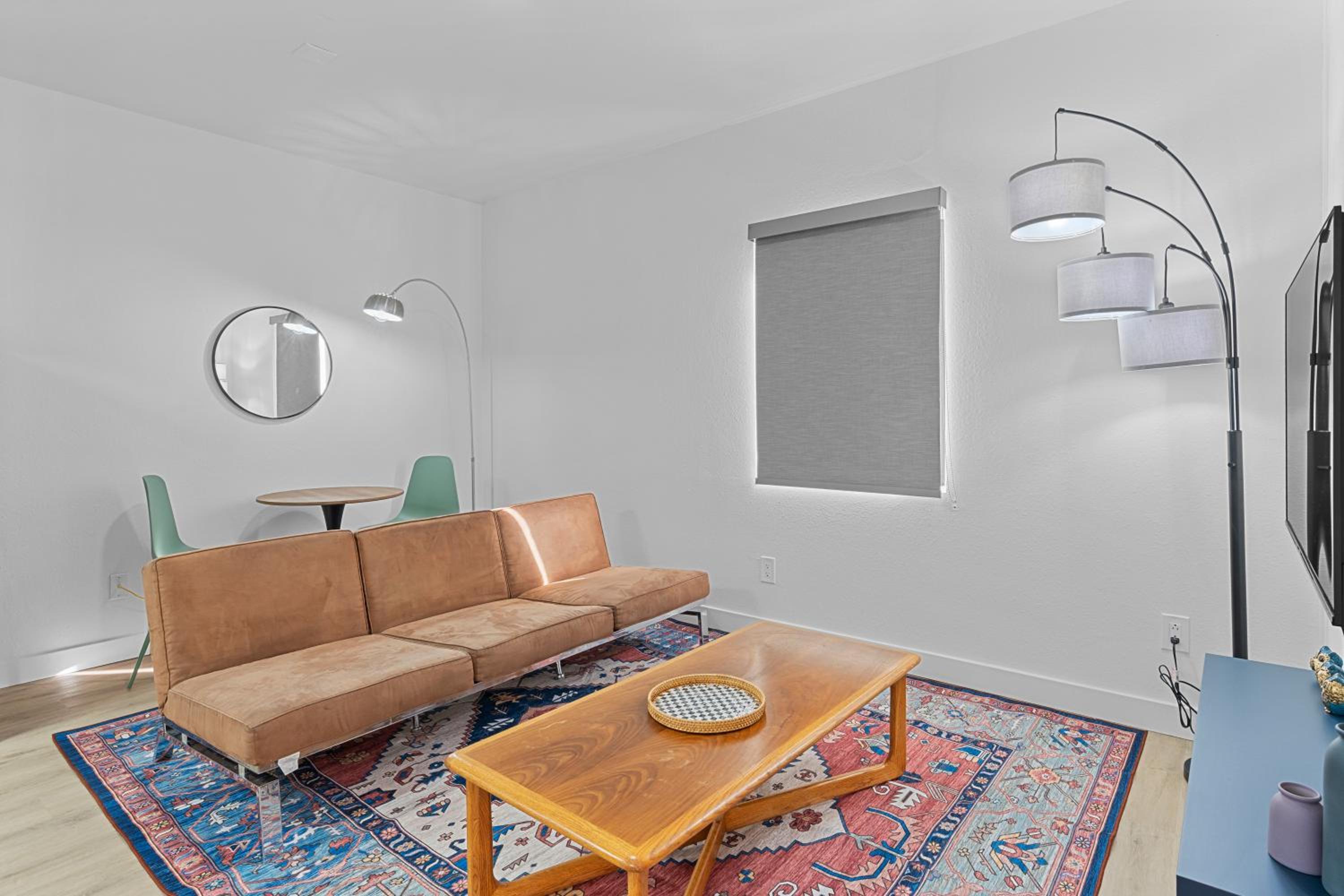 One-Bedroom Apartment photo 3