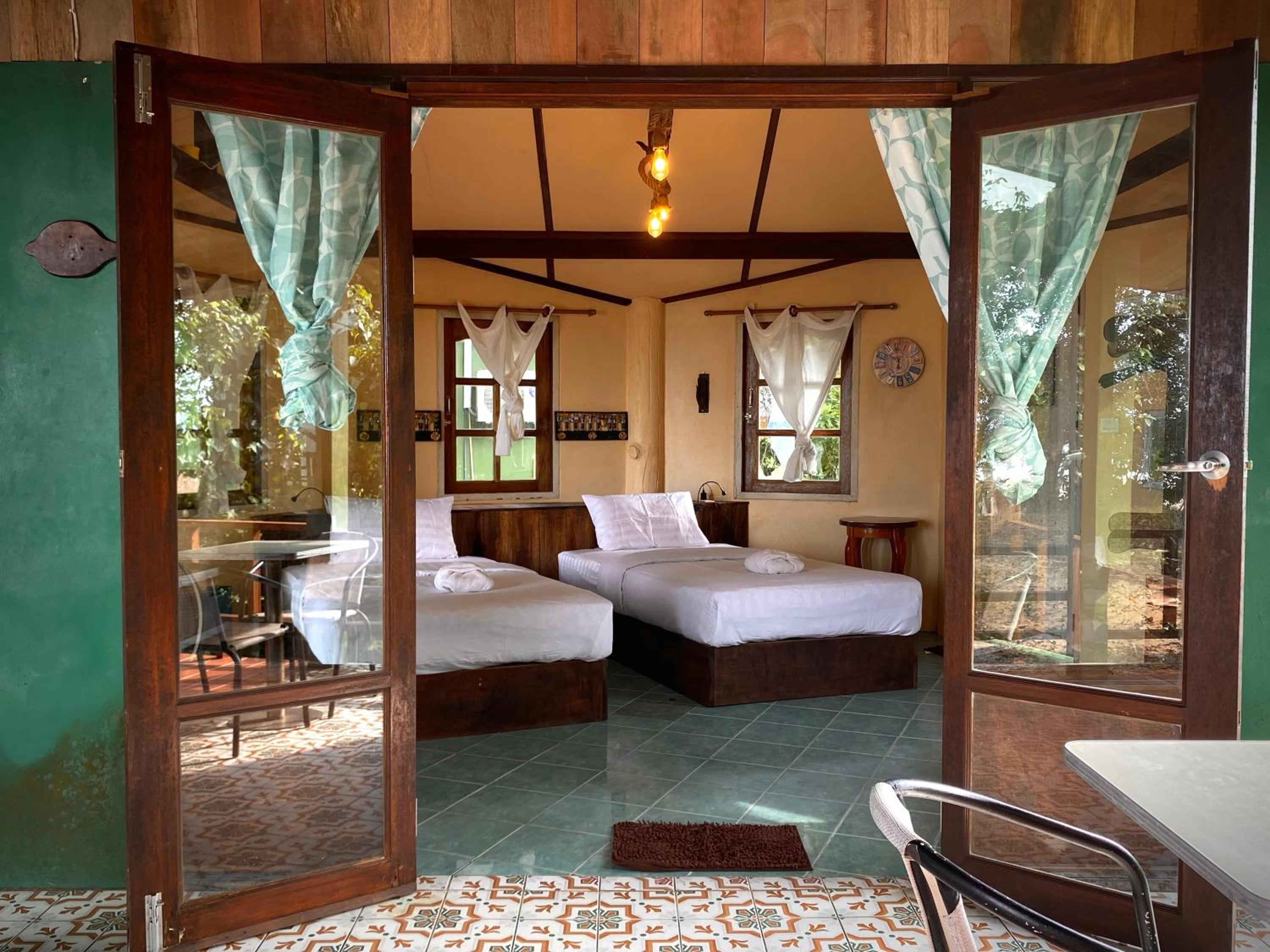 Double or Twin Room with Sea View photo 2
