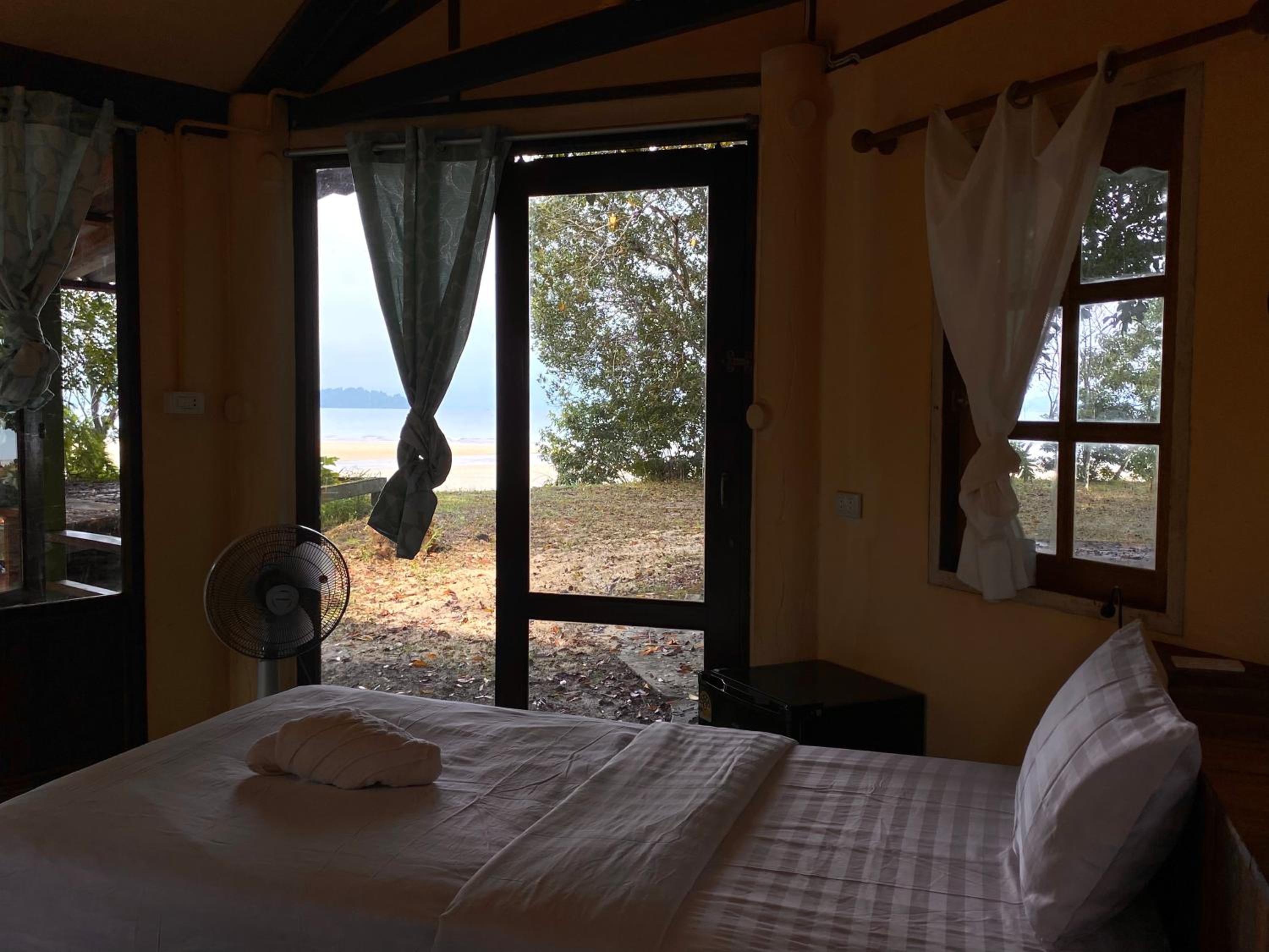 Double or Twin Room with Sea View photo 3