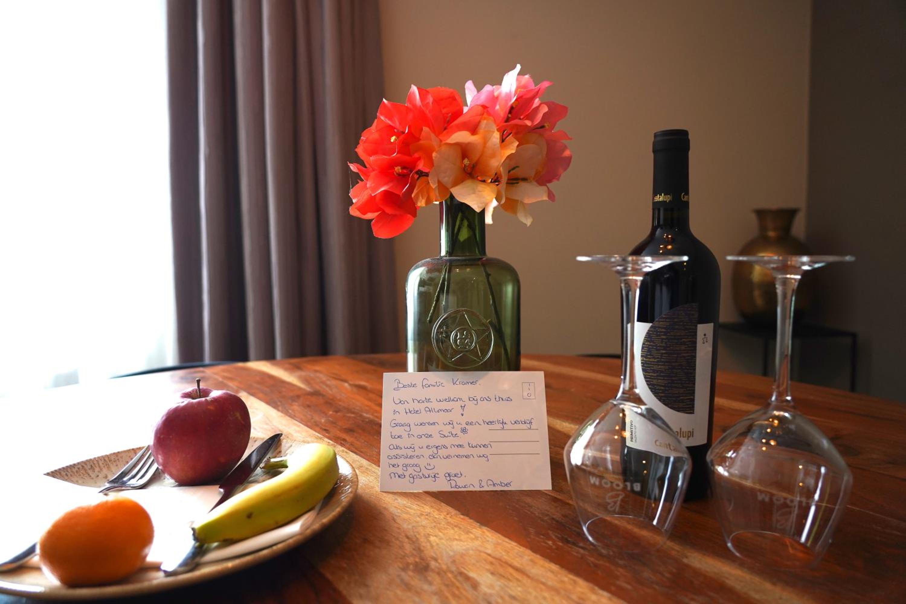 Suite - Photo 12