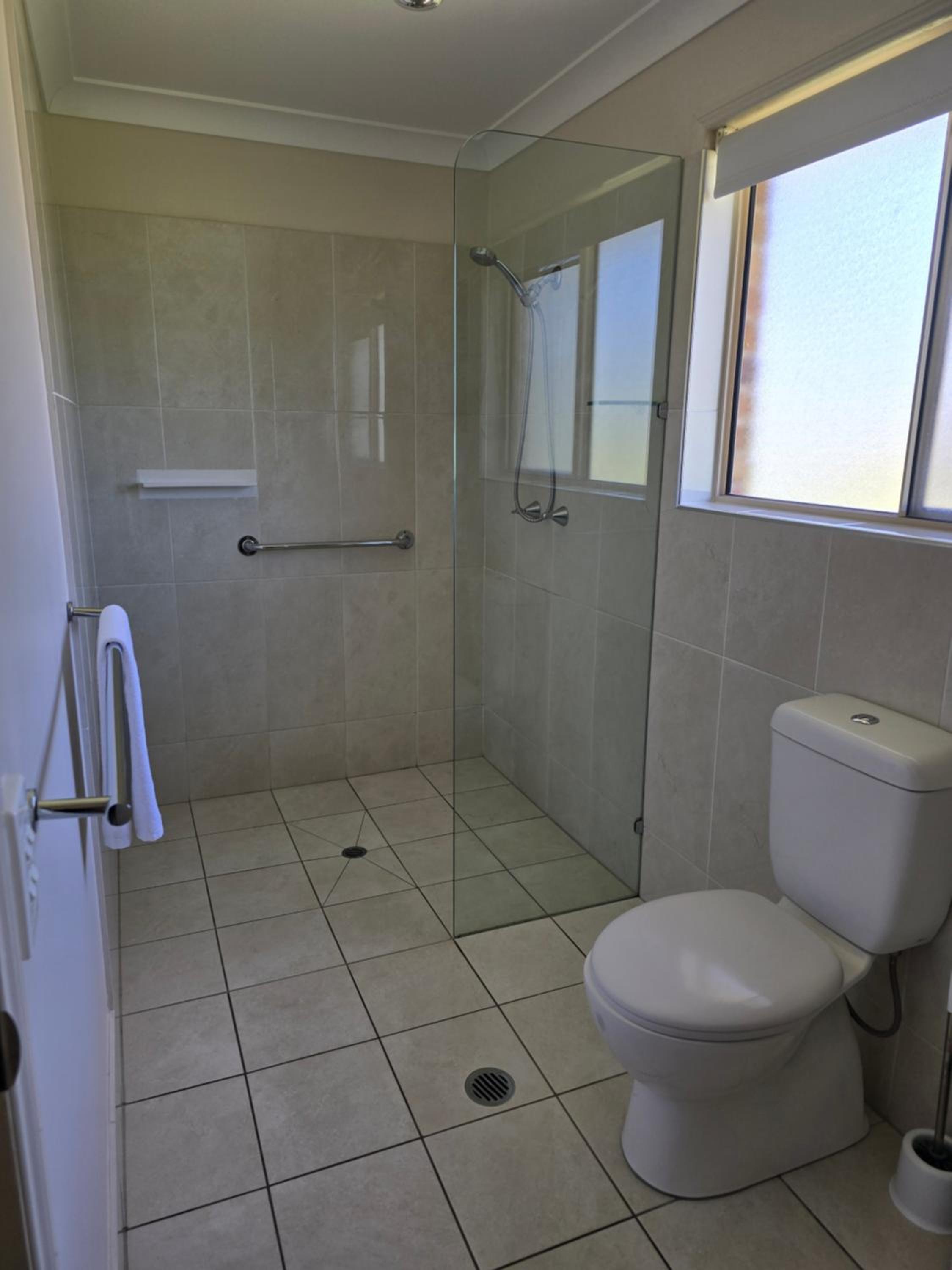 Queen Room - Disability Access photo 3