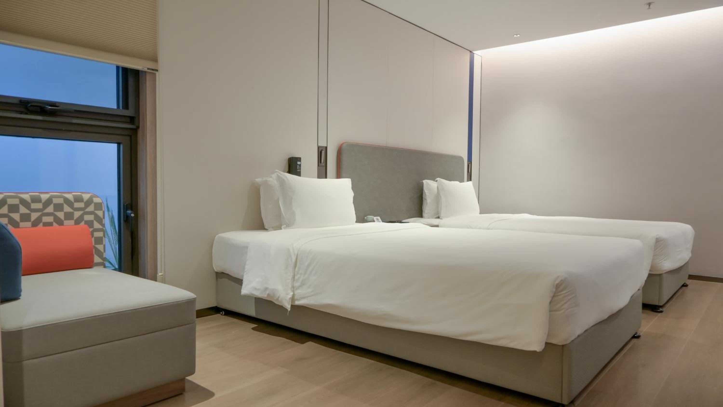 Standard Twin Room