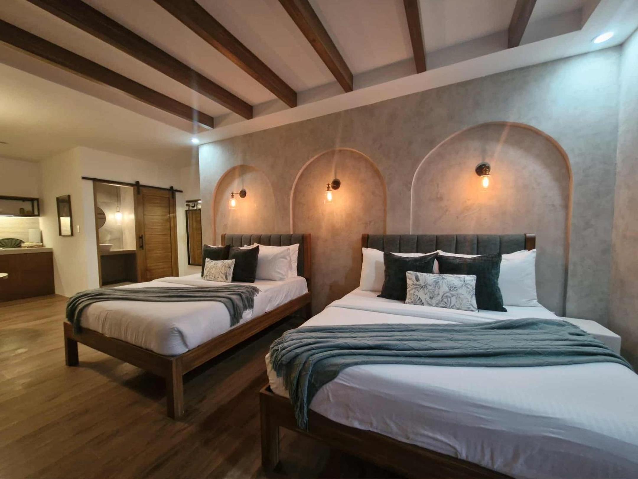 Quadruple Room - Photo 16