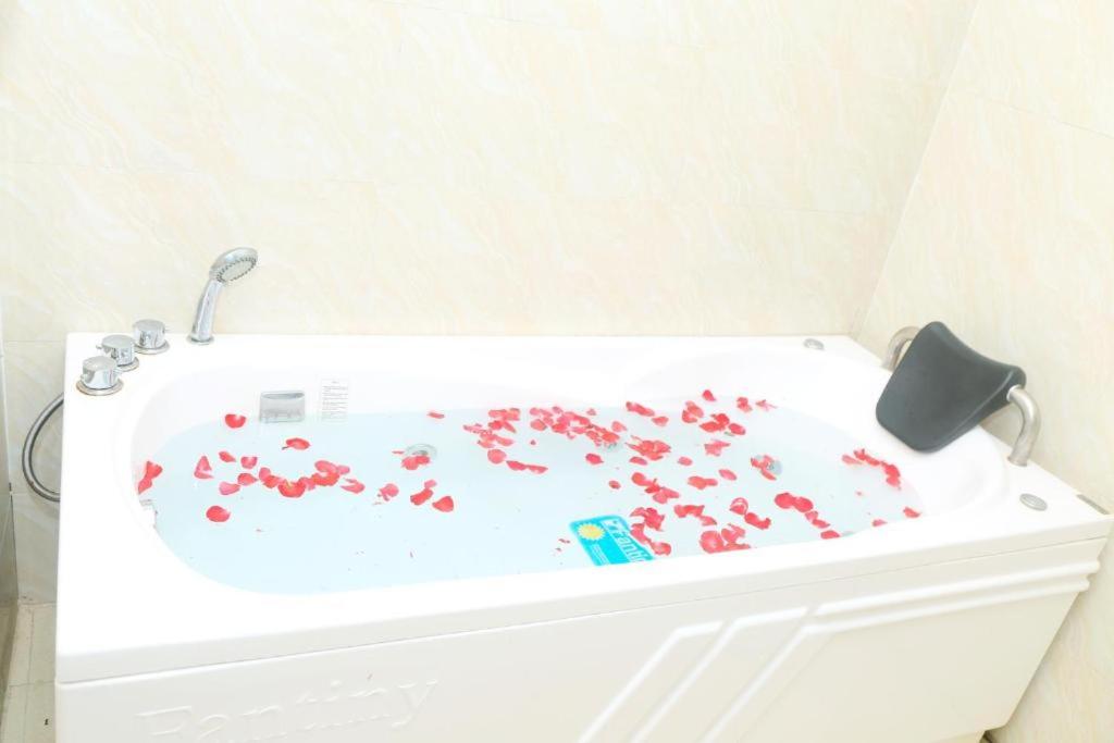 Deluxe Suite with Spa Bath